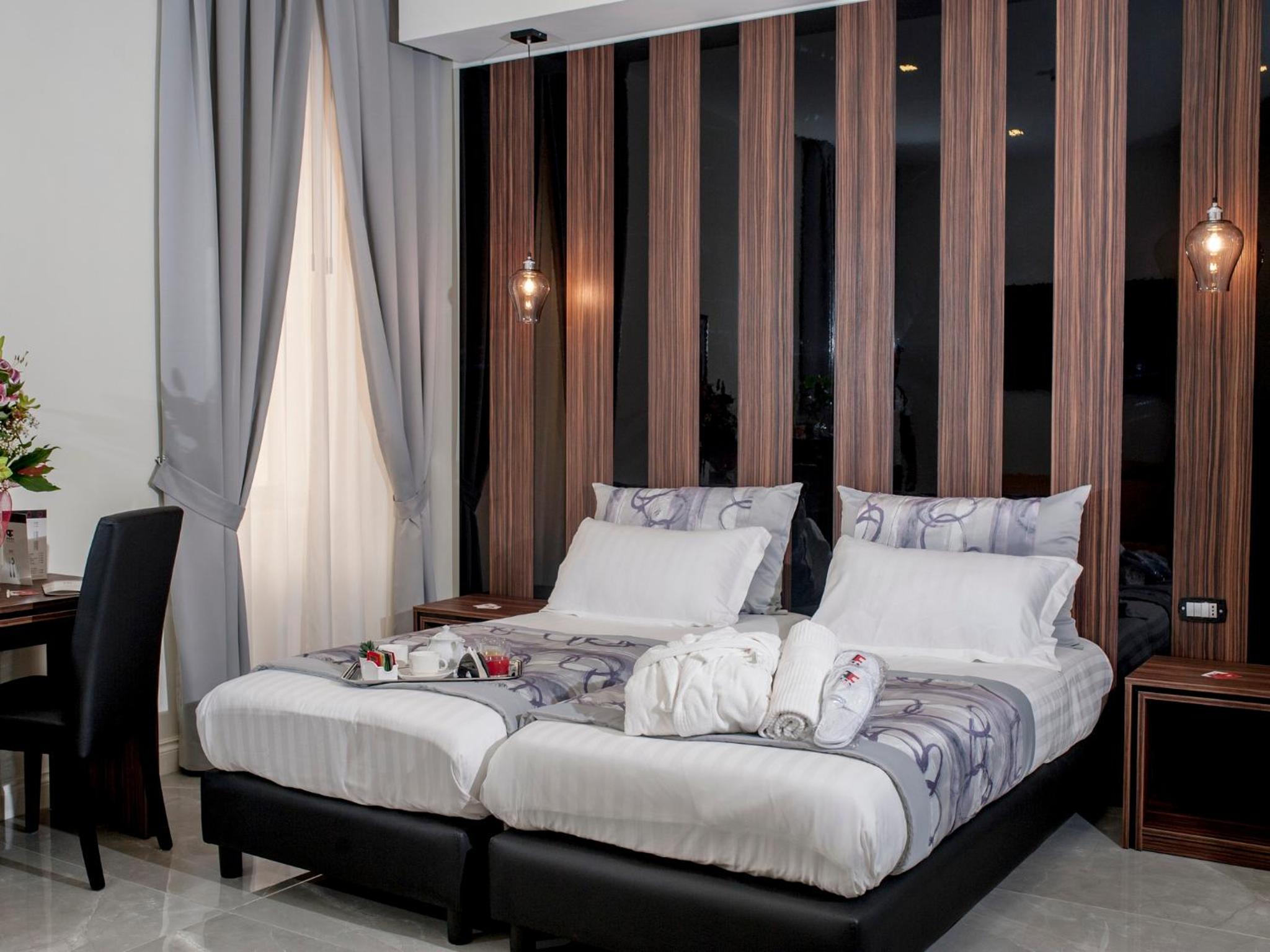 Deluxe Double Room with Balcony - Photo 1