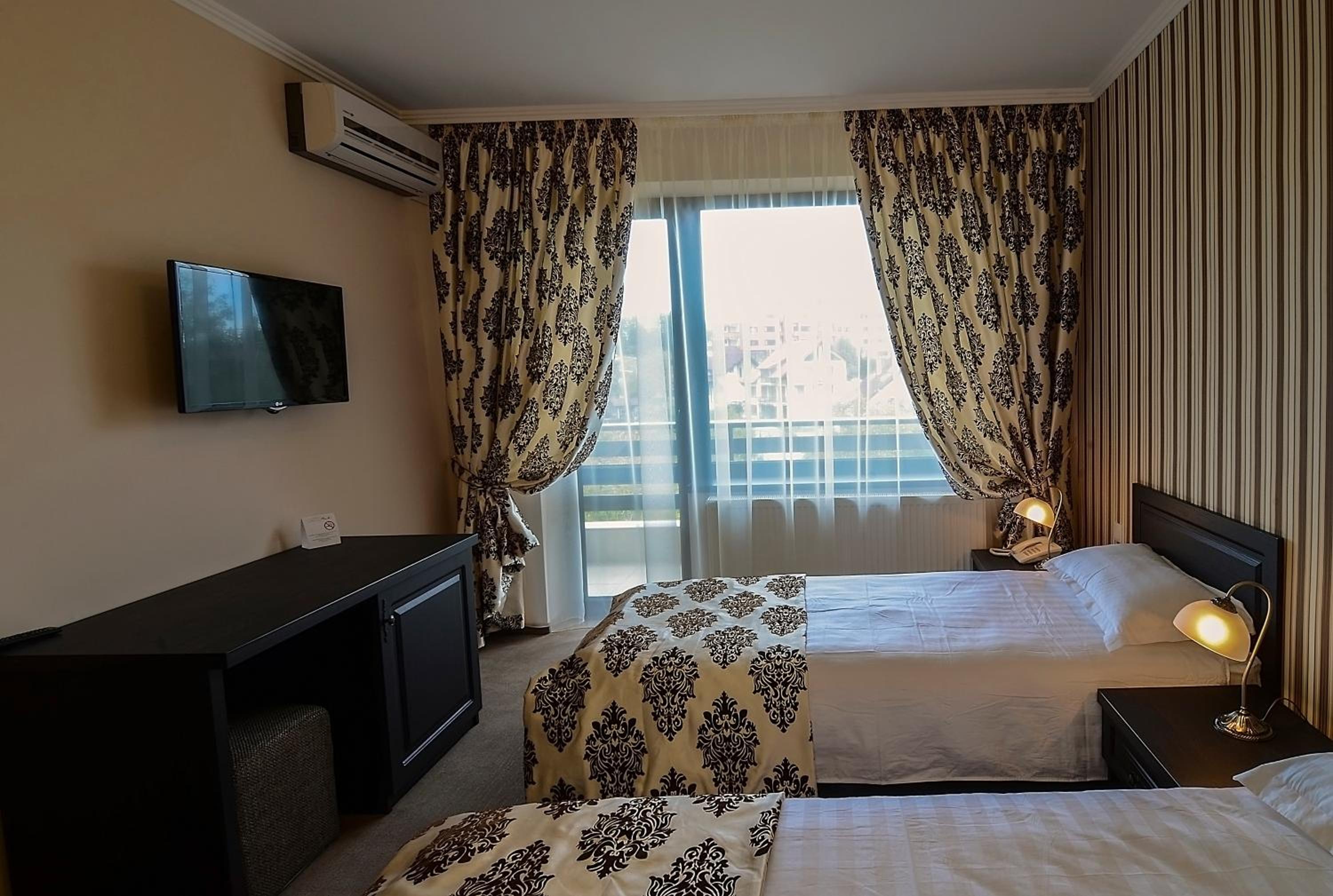 Twin Room with Balcony photo 3