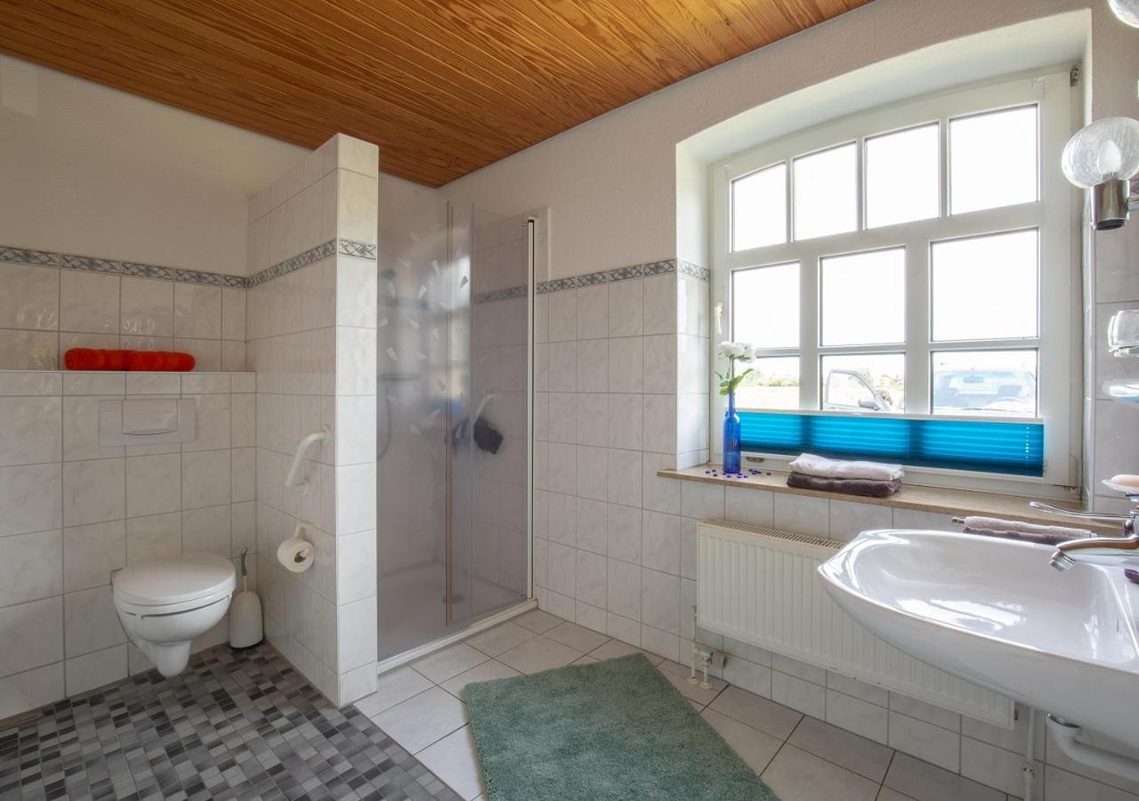 Three-Bedroom House photo 3