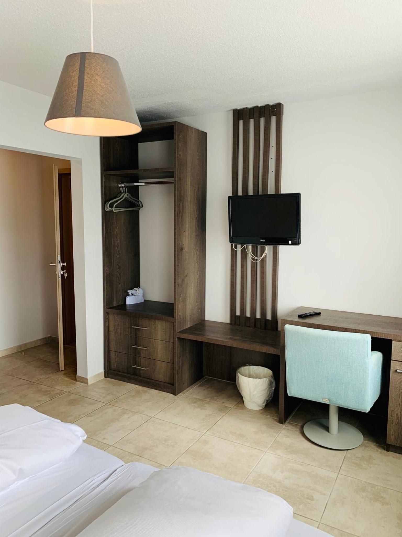 Double Room - Photo 2