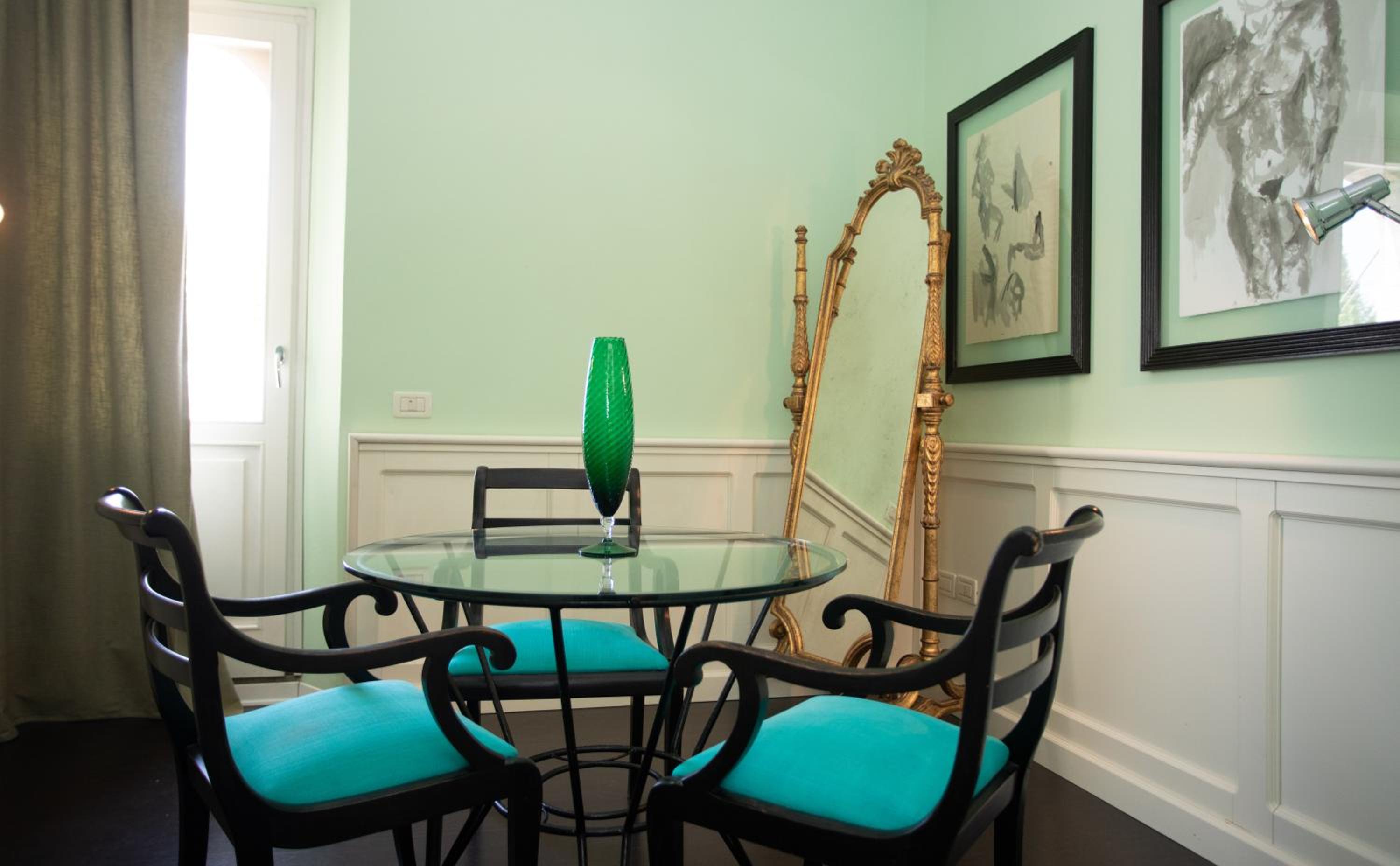 Superior Suite - Photo 6