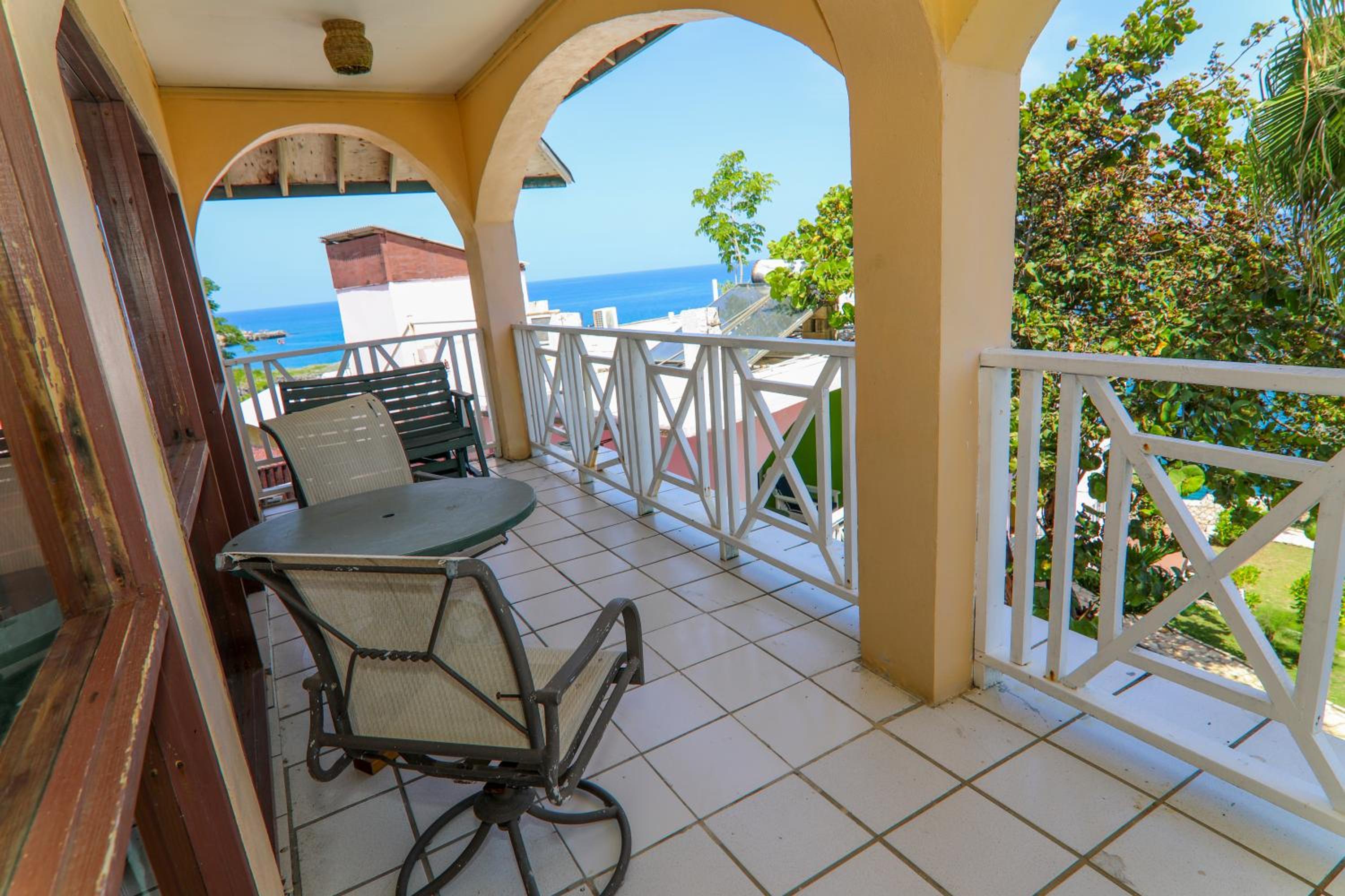 Sunset Suite photo 2