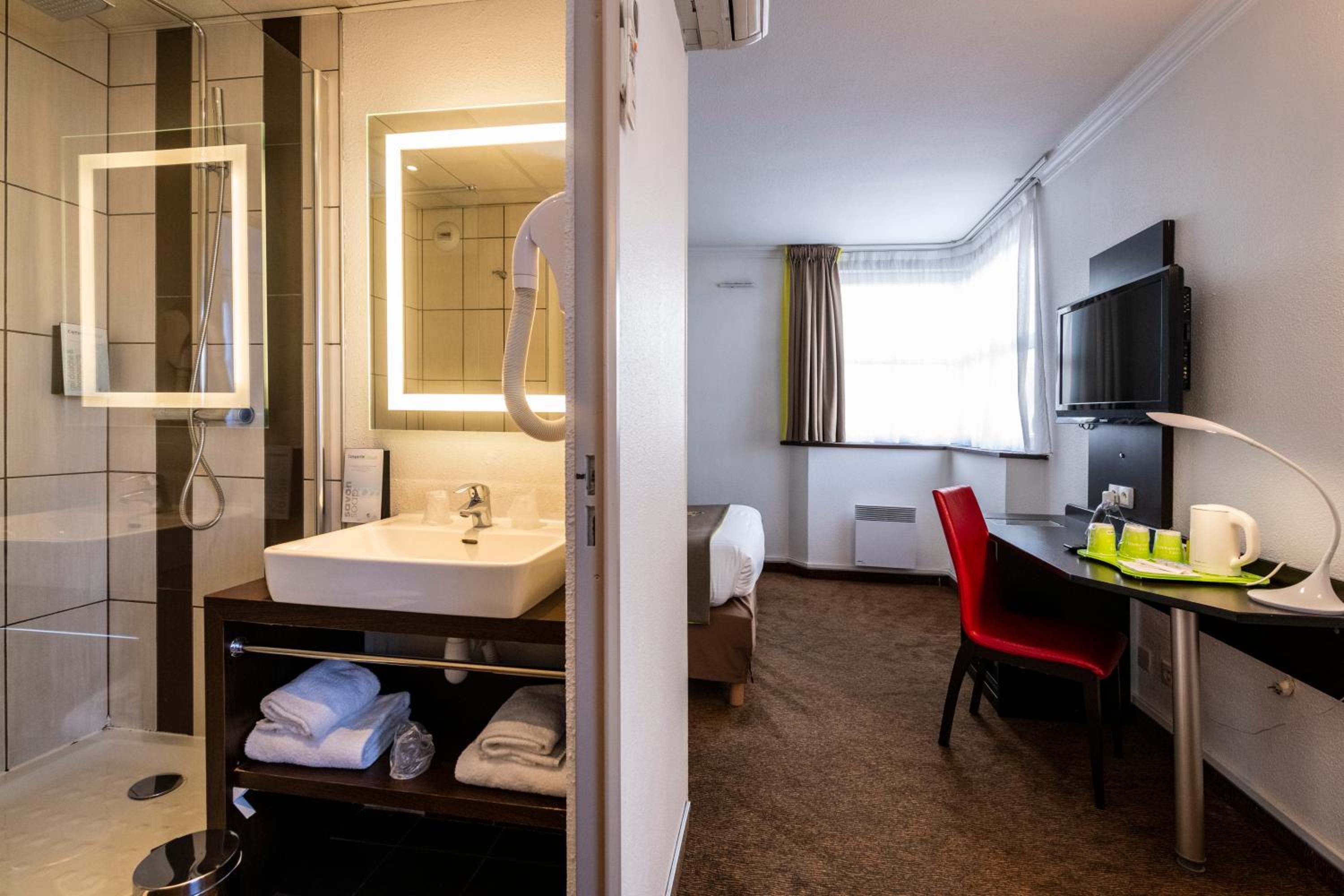 Standard Double Room - Photo 6