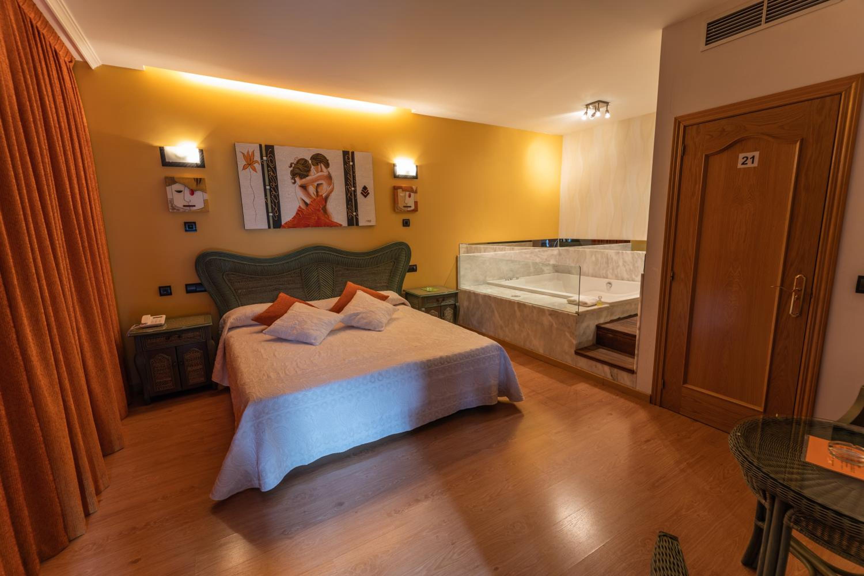 Suite with Sauna - Photo 1
