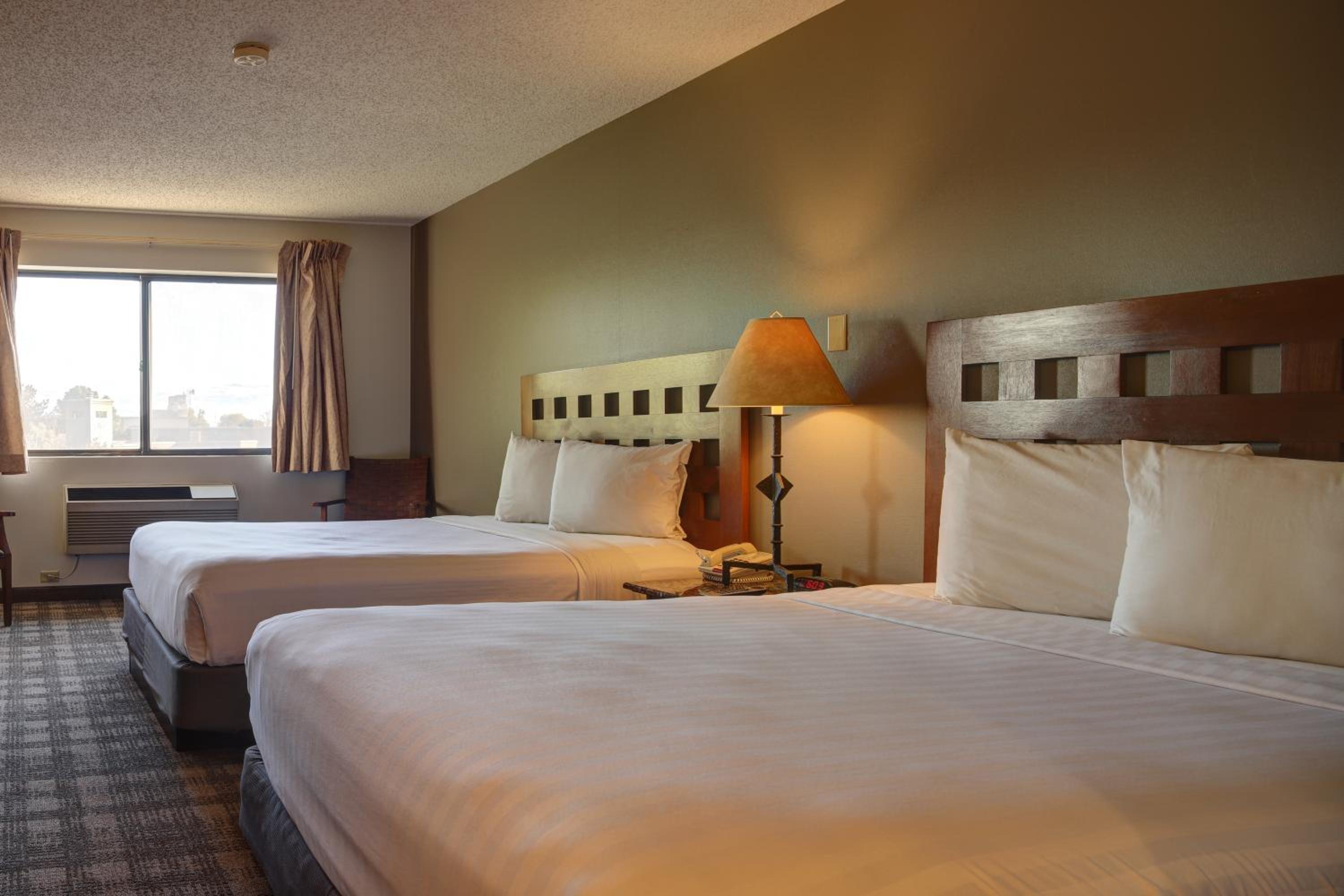 Queen Room - Disability Access photo 1