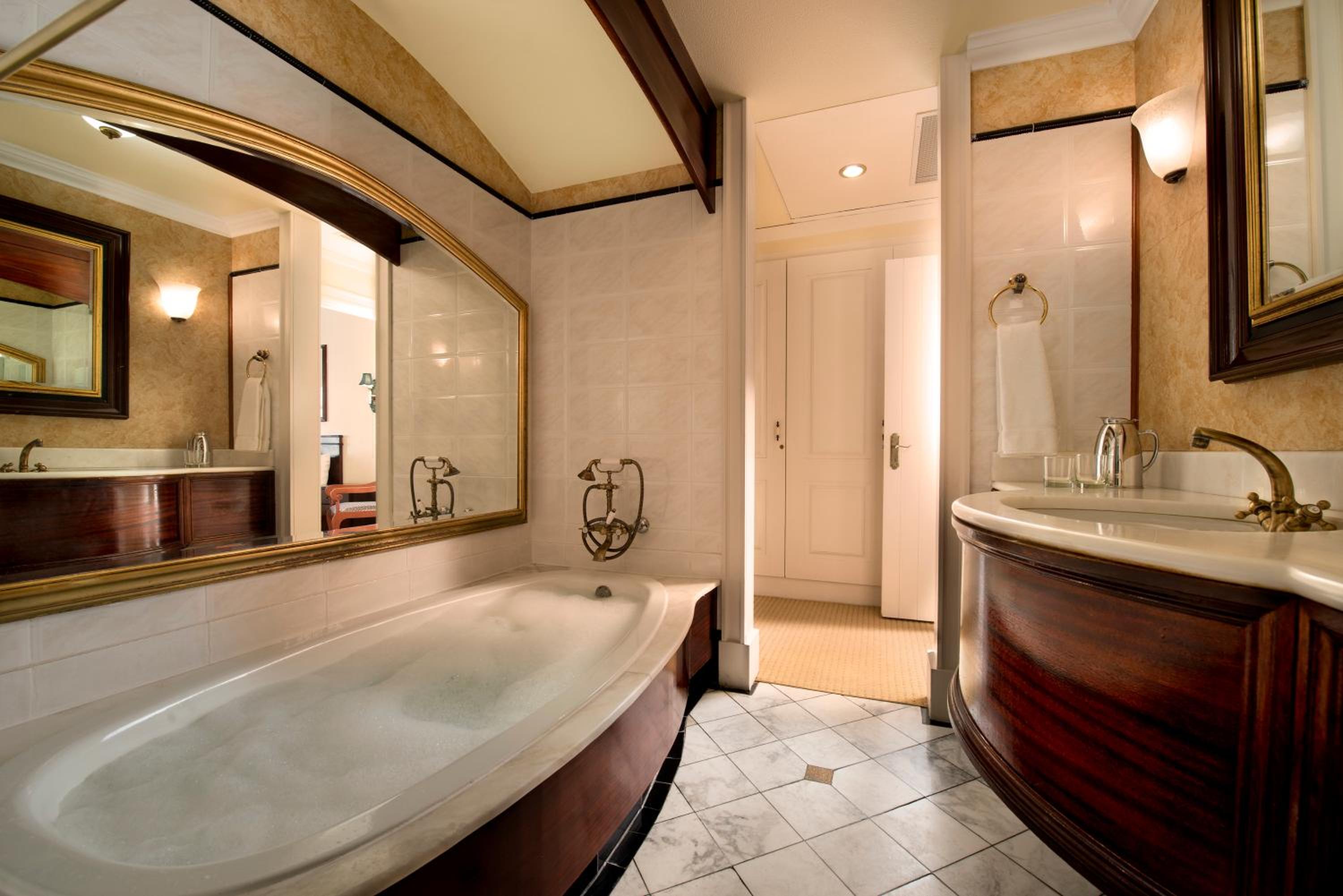 King Suite photo 2