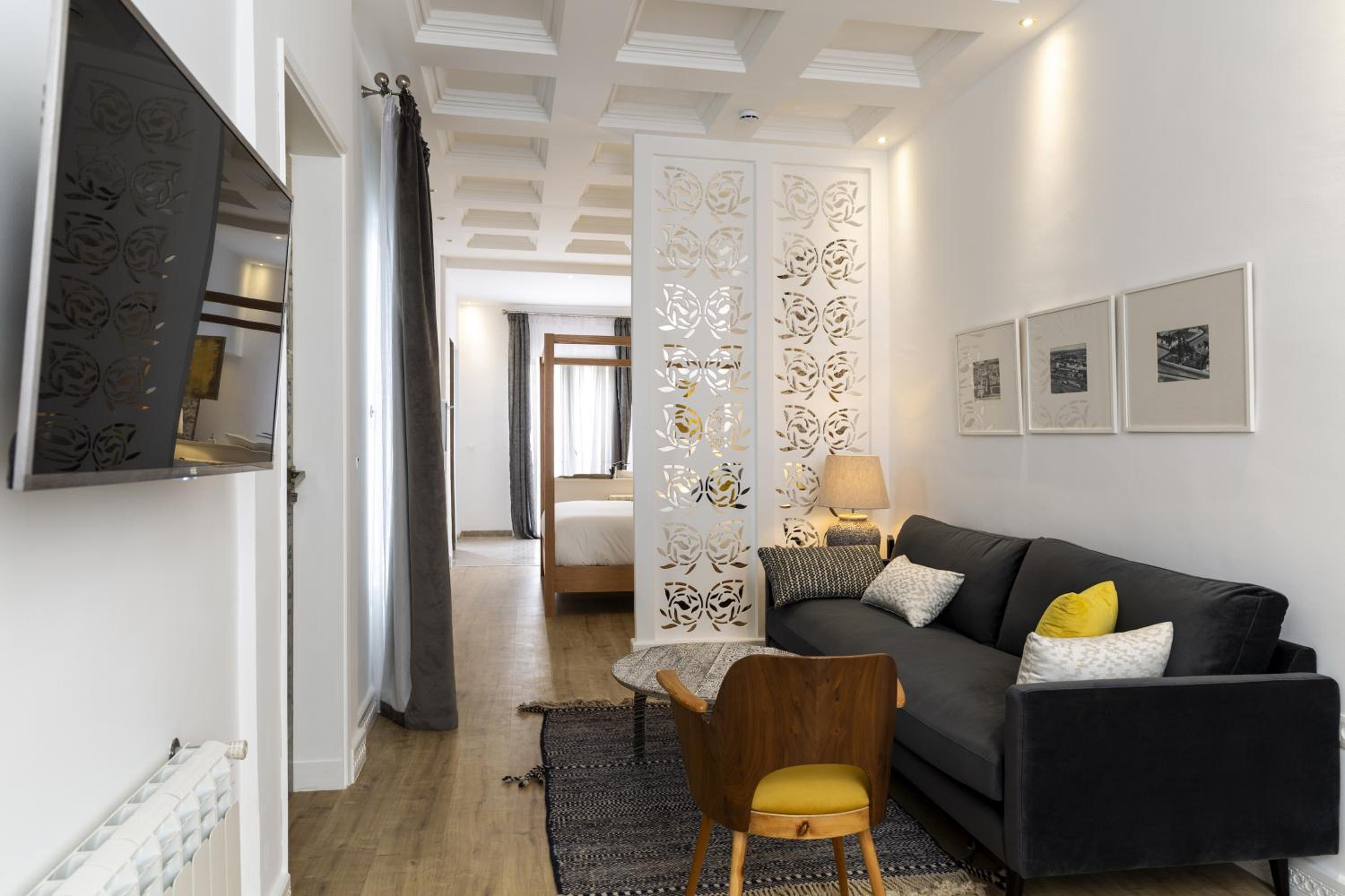 Deluxe King Suite photo 1