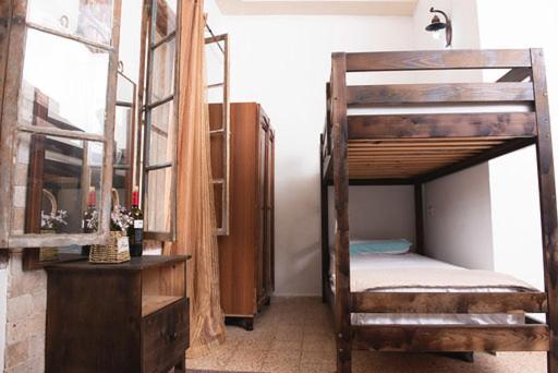 Bed in 4-Bed Mixed Dormitory Room photo 2
