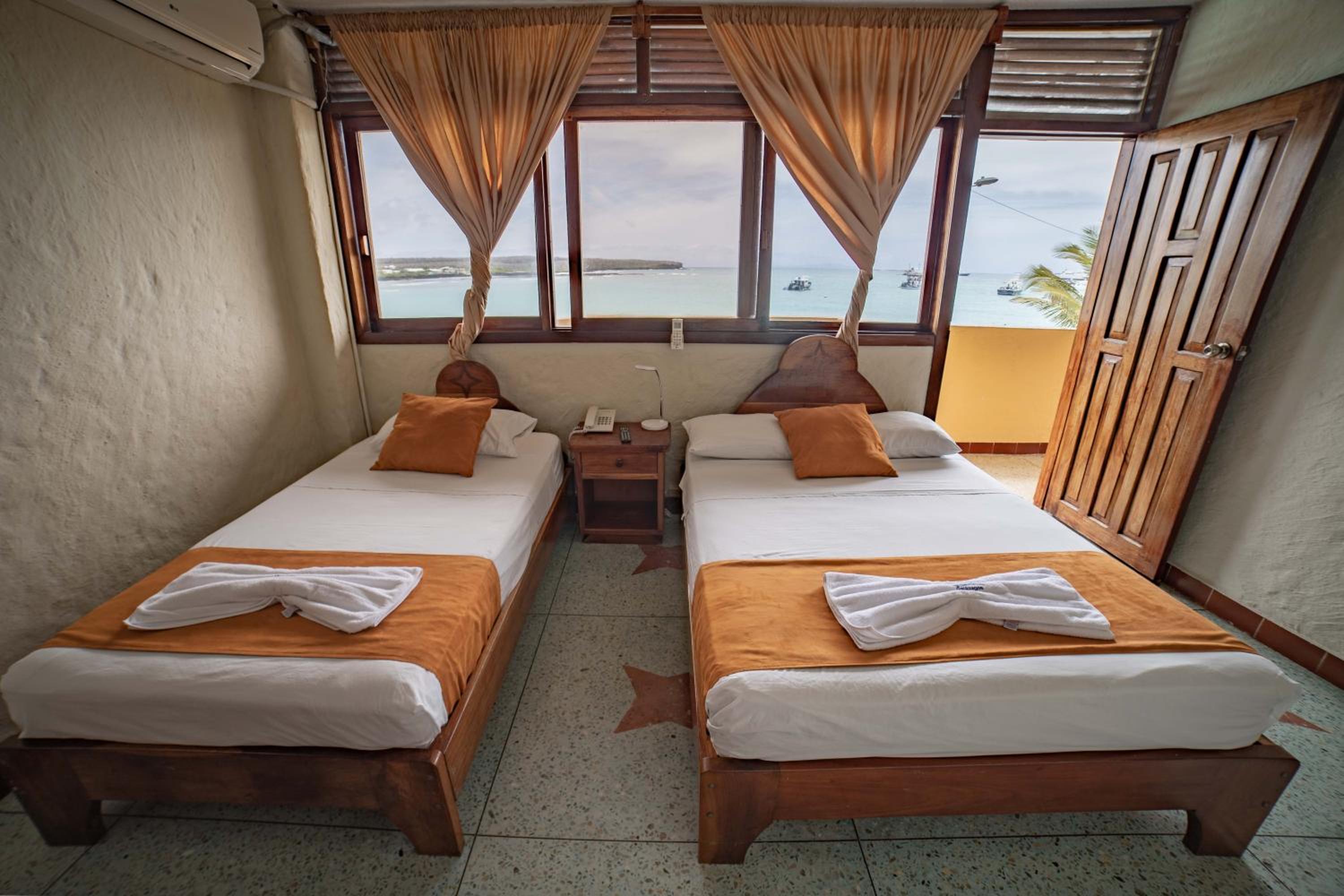 Double Room with Extra Bed and Sea View photo 1