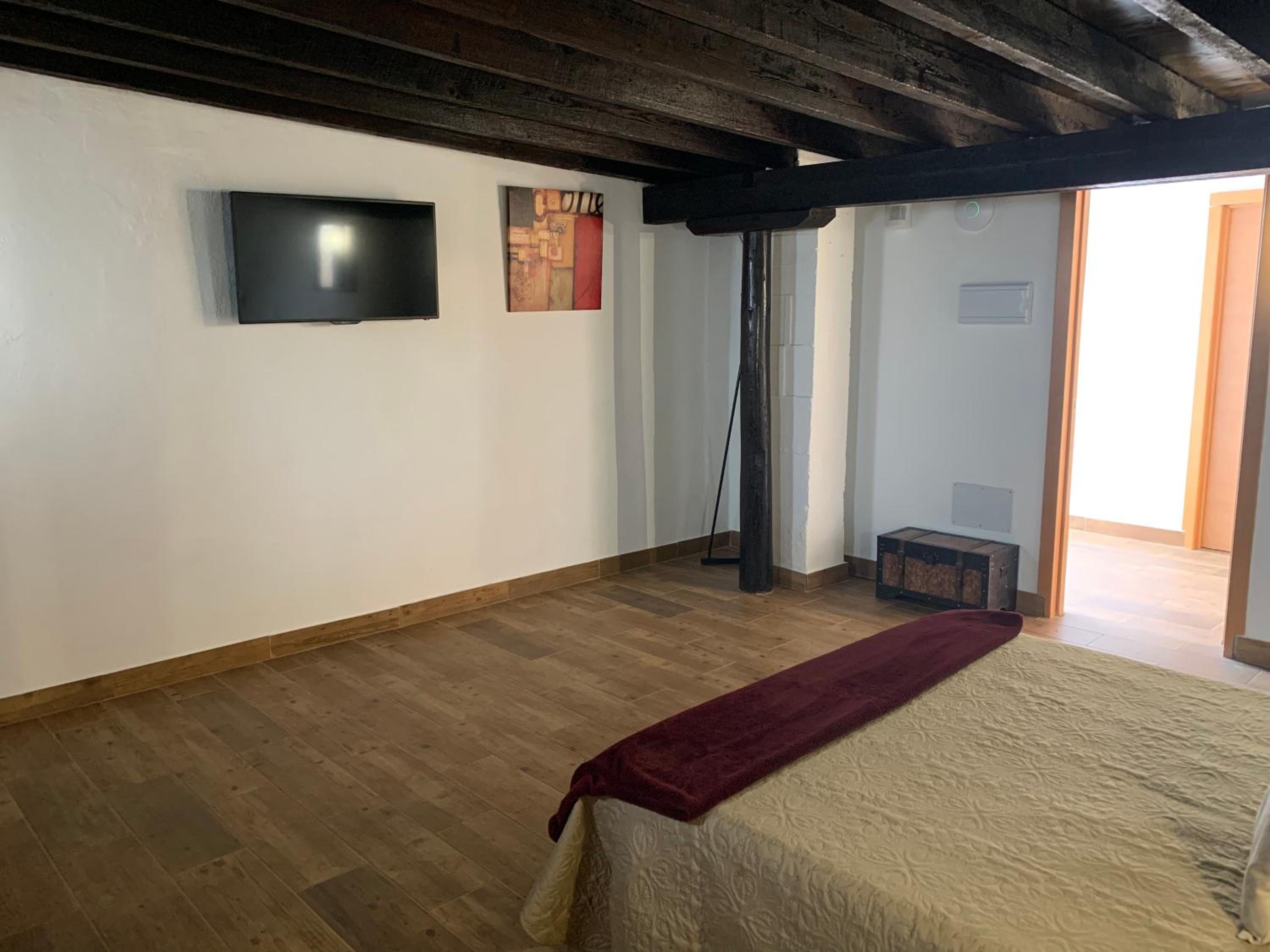 Double or Twin Room with Private Bathroom - Photo 5