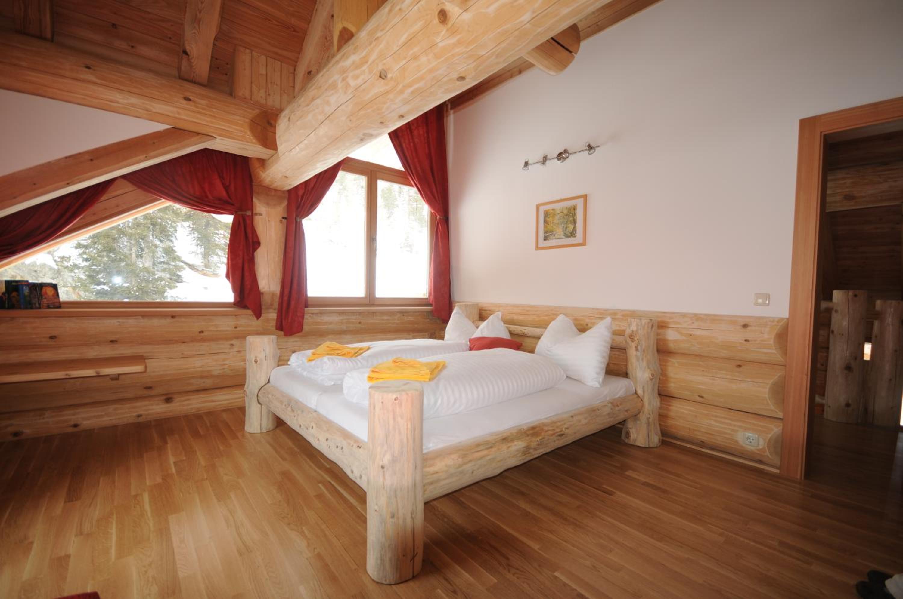 Four-Bedroom House photo 1
