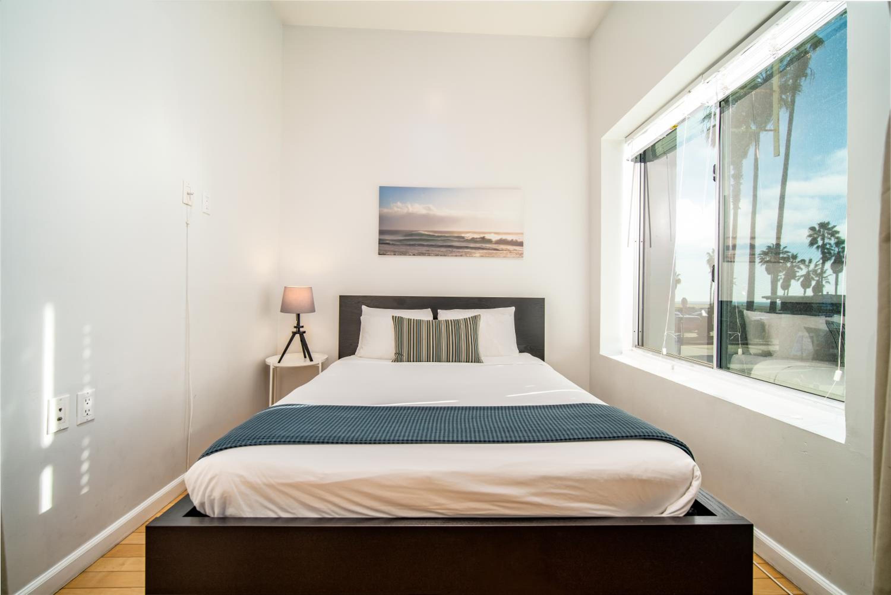 Large Oceanfront Studio photo 3