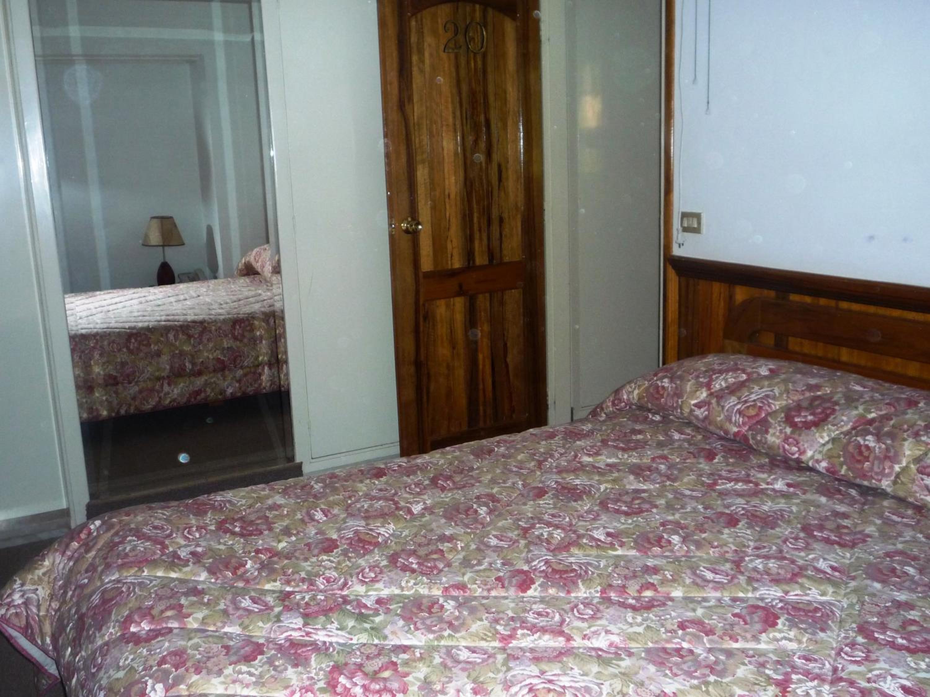 Single Room photo 3