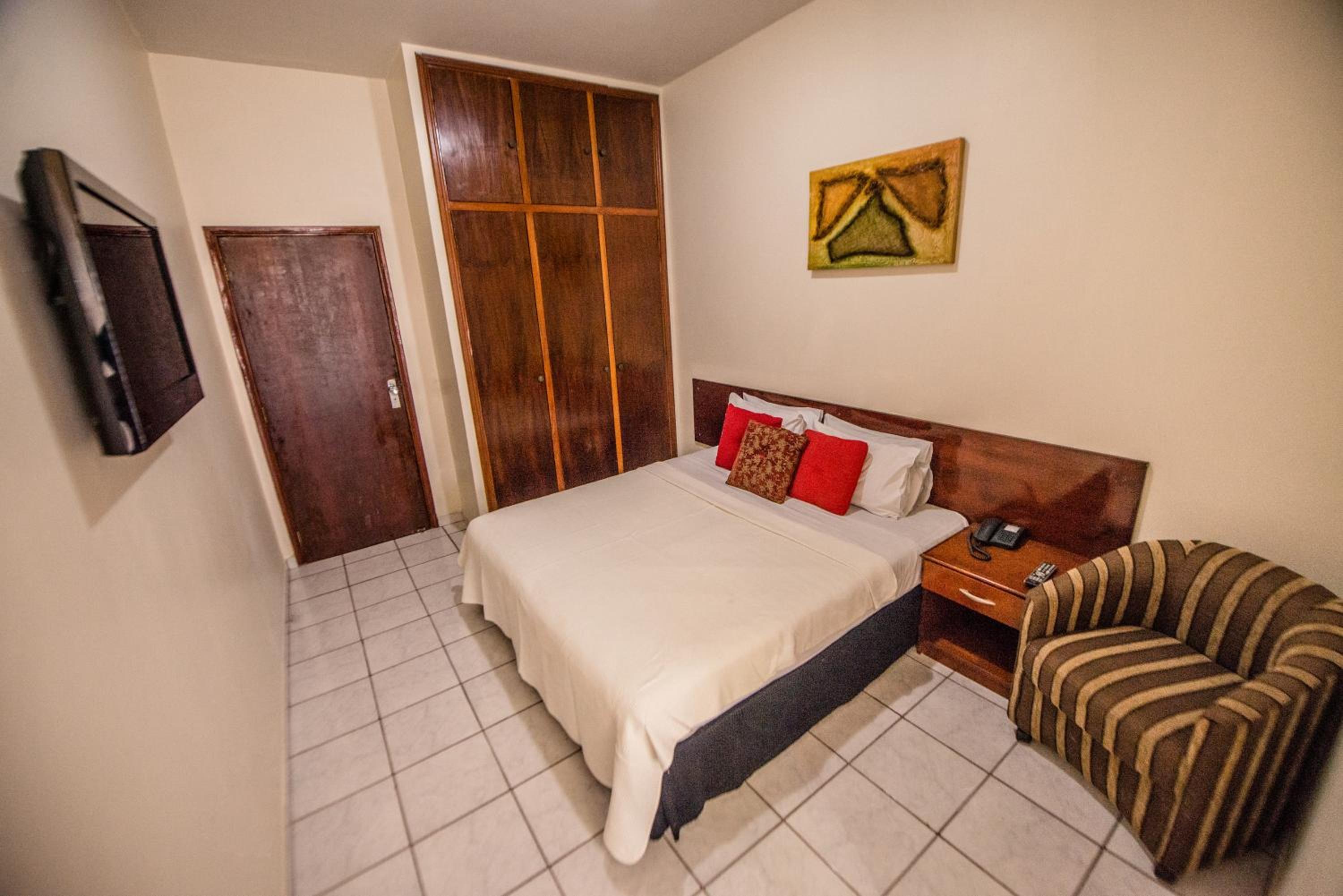 Double Room - Photo 4