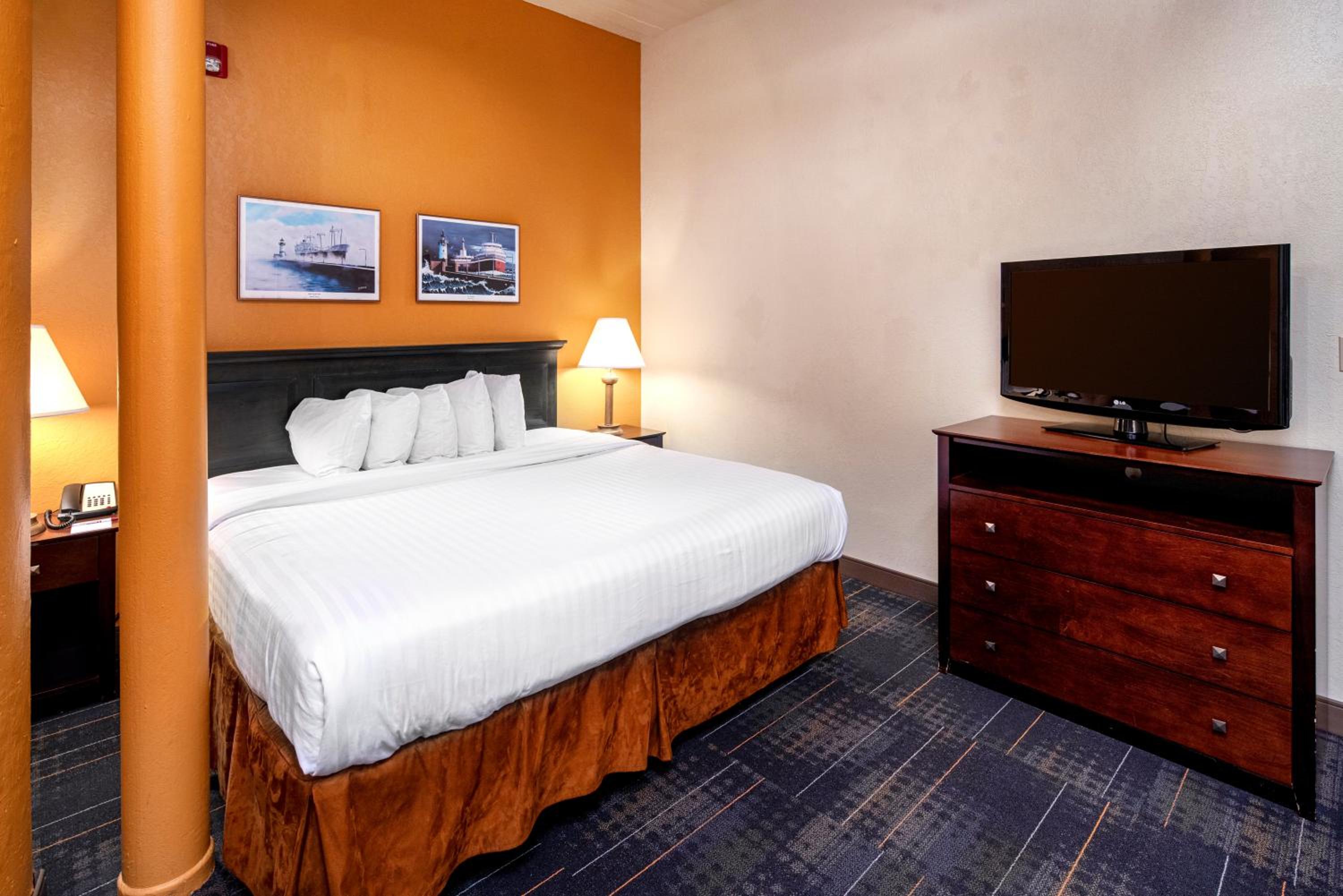 Studio King Suite