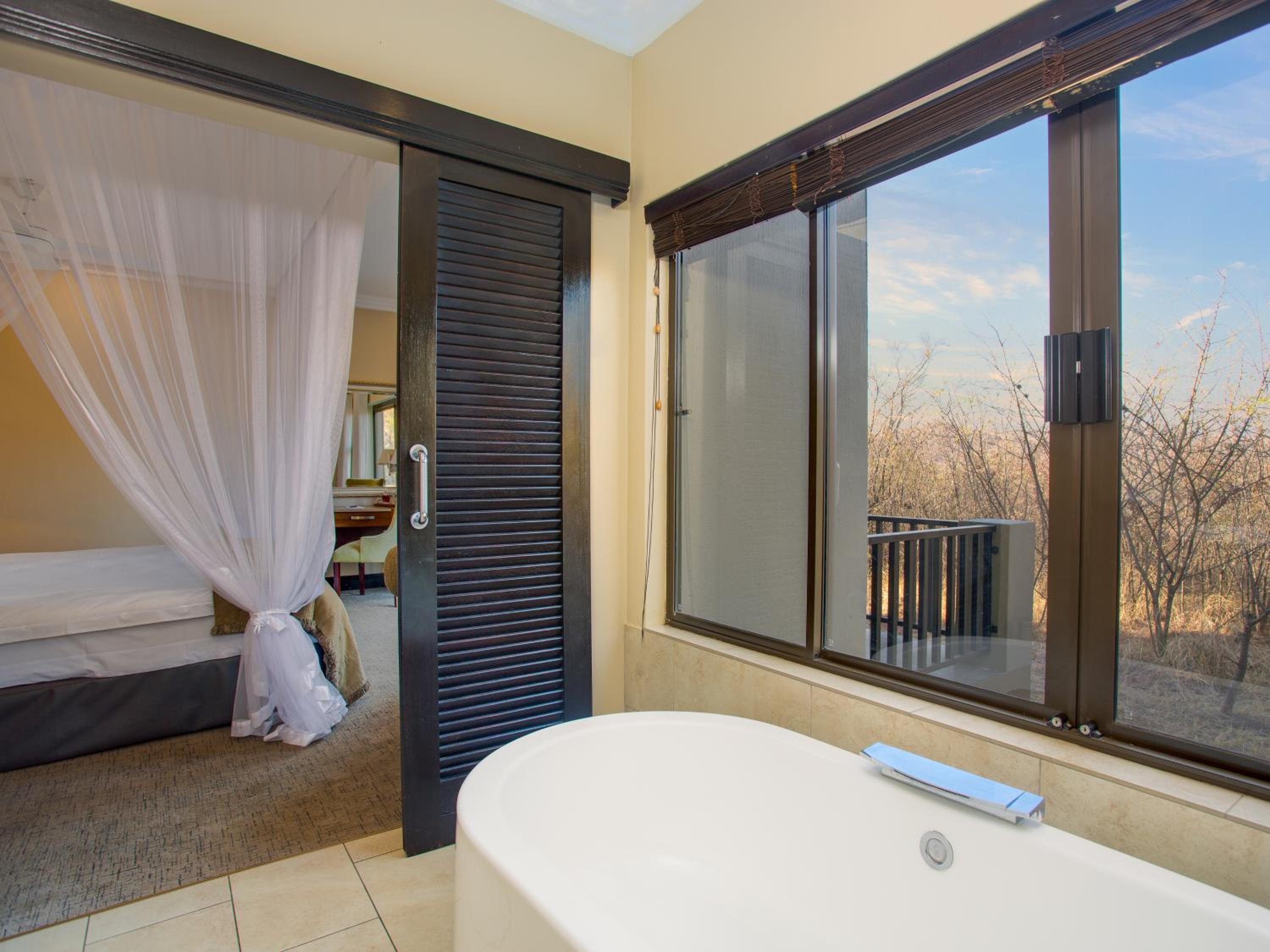 Standard Double or Twin Room - Photo 7