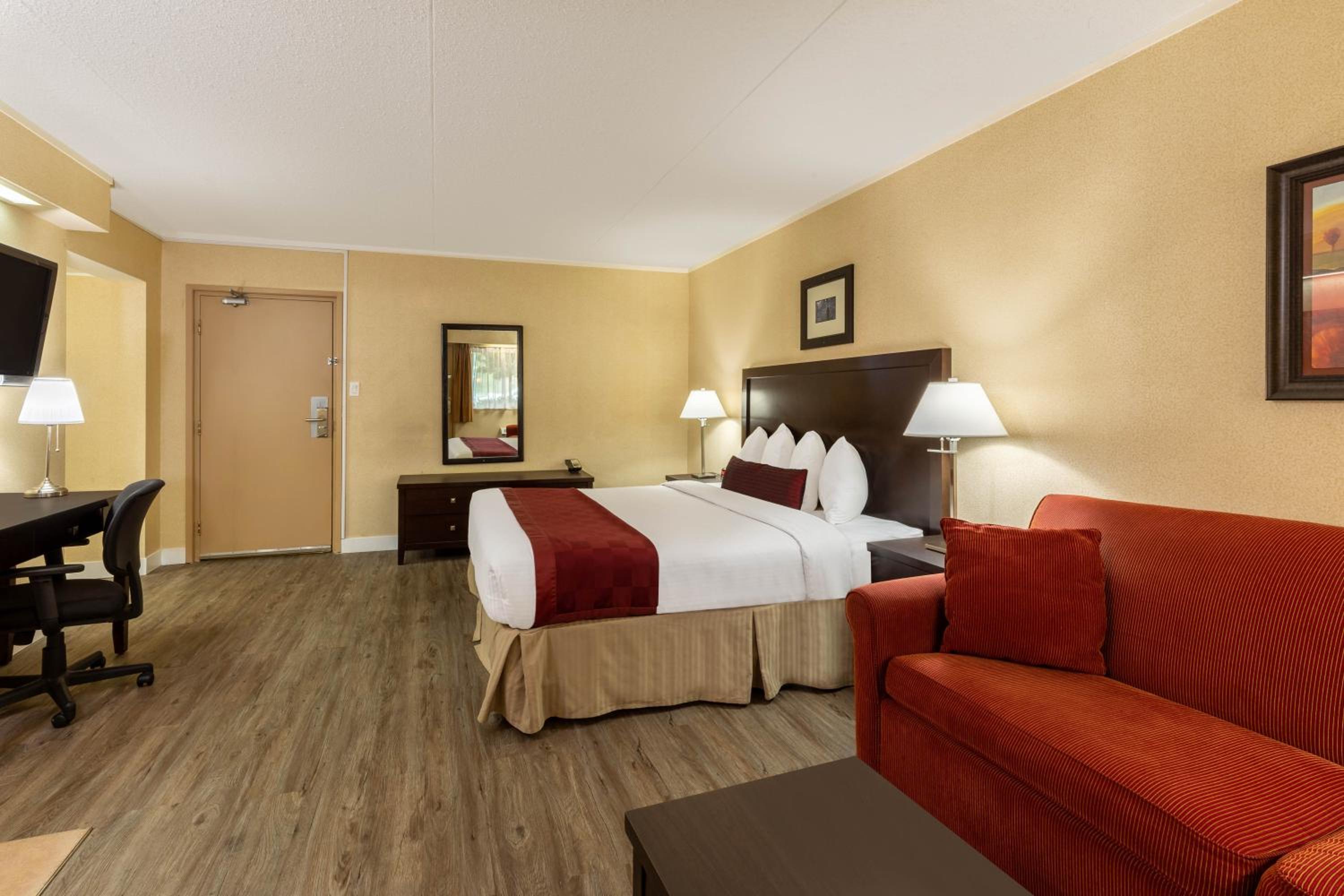 King Studio Suite - Non-Smoking - Photo 5