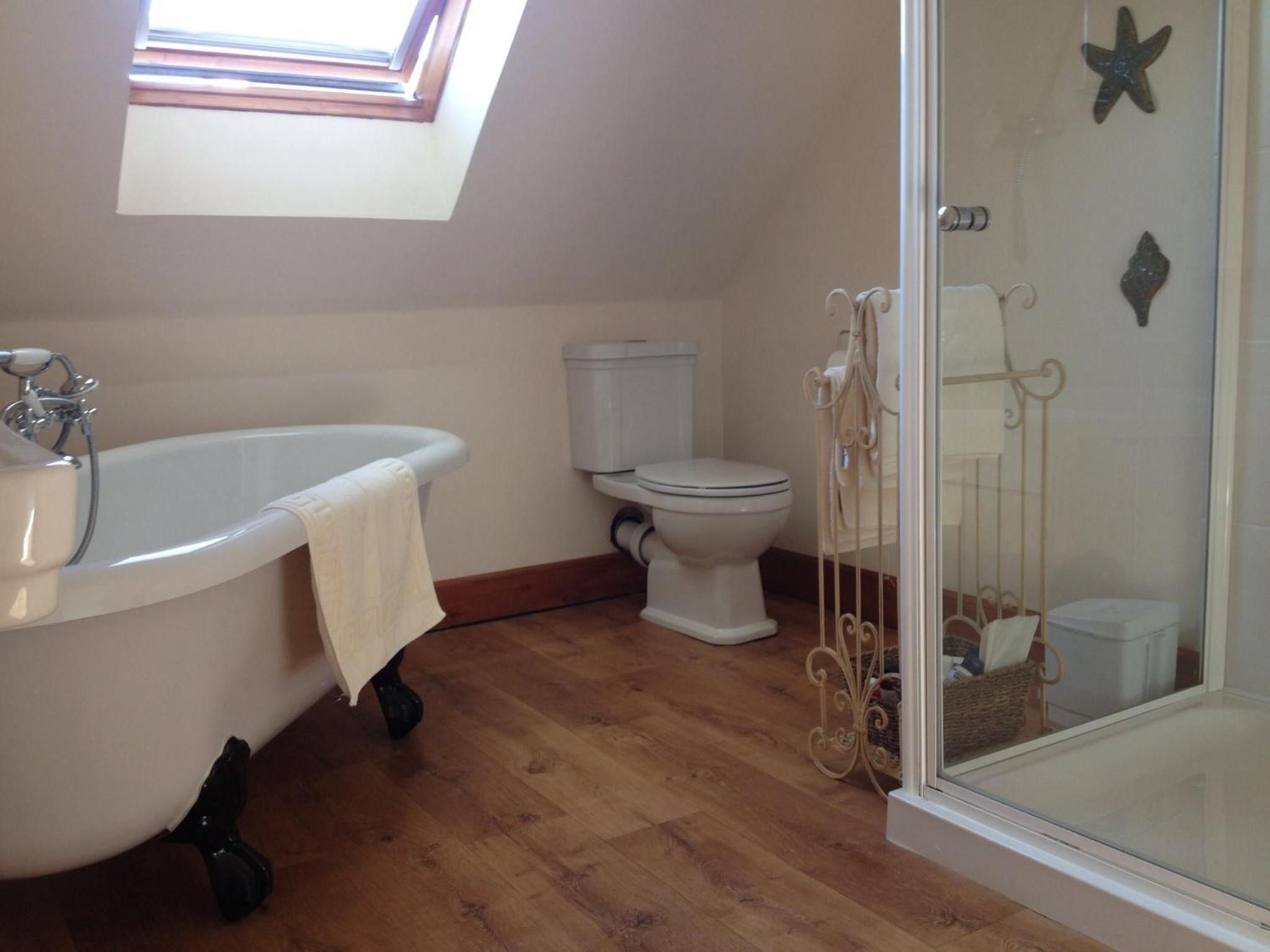 Standard Twin Room - Photo 1