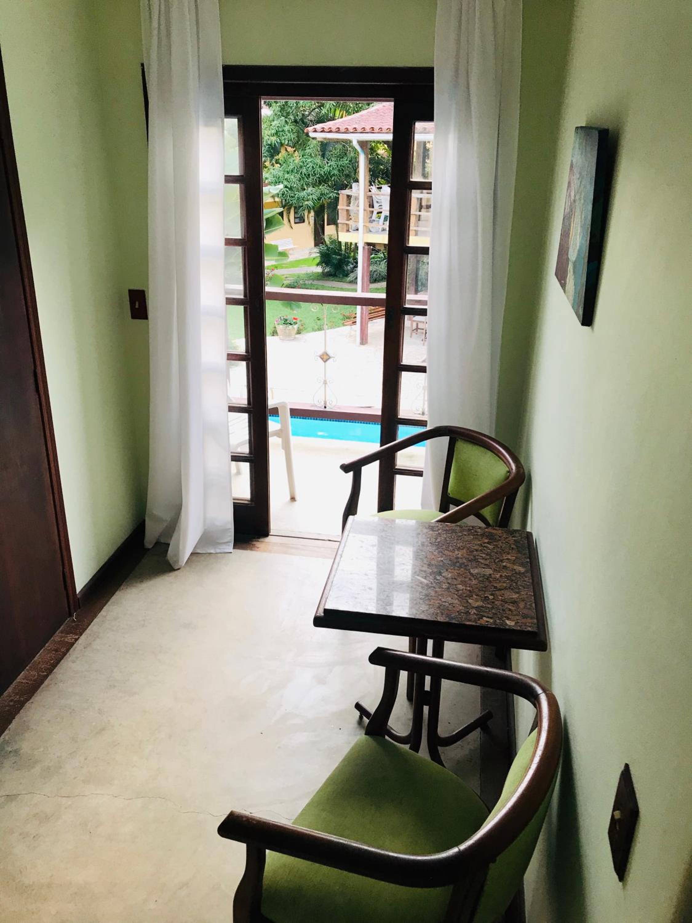 Queen Suite with Pool View photo 2