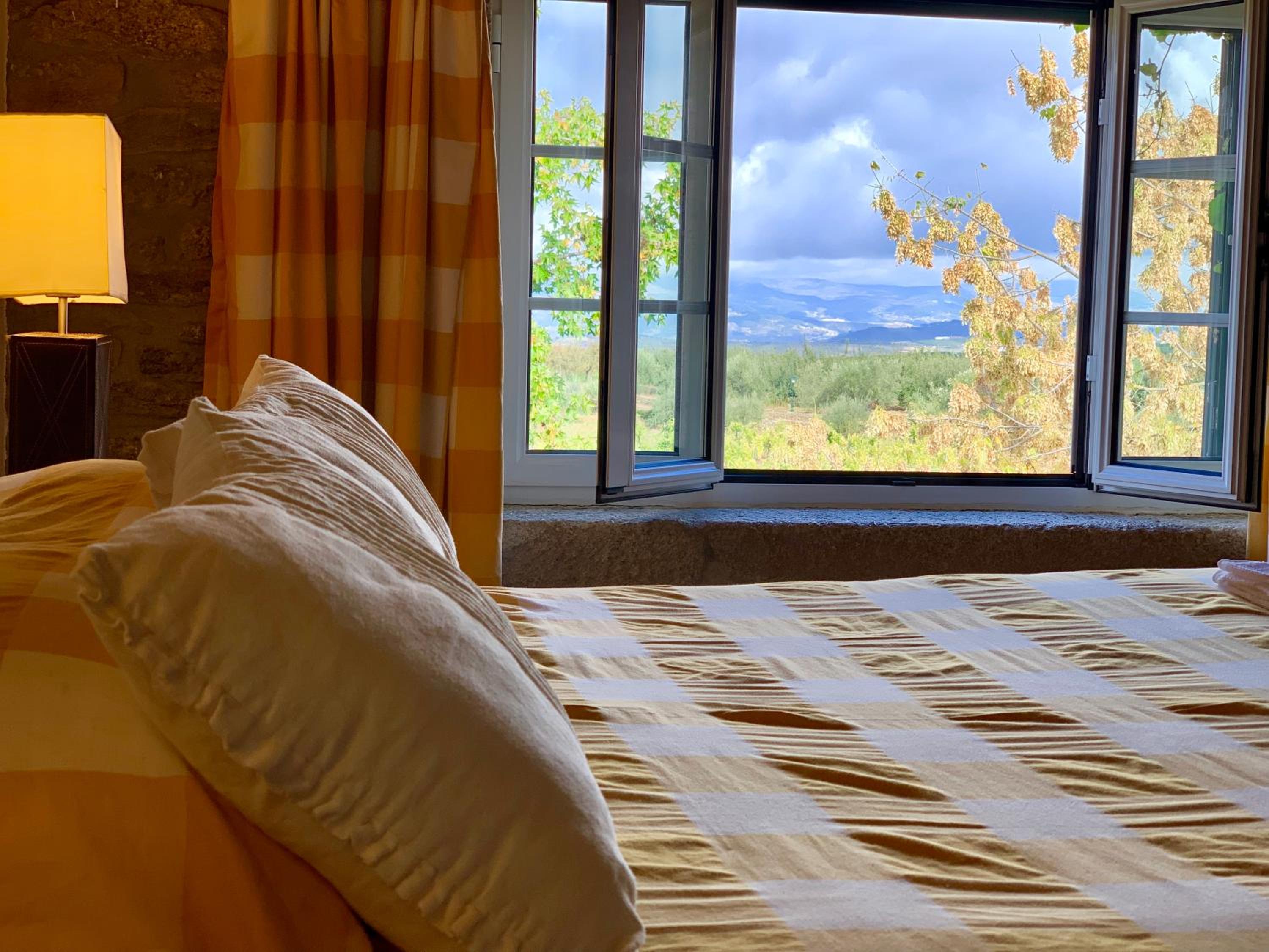Double Room with Garden View - Photo 3