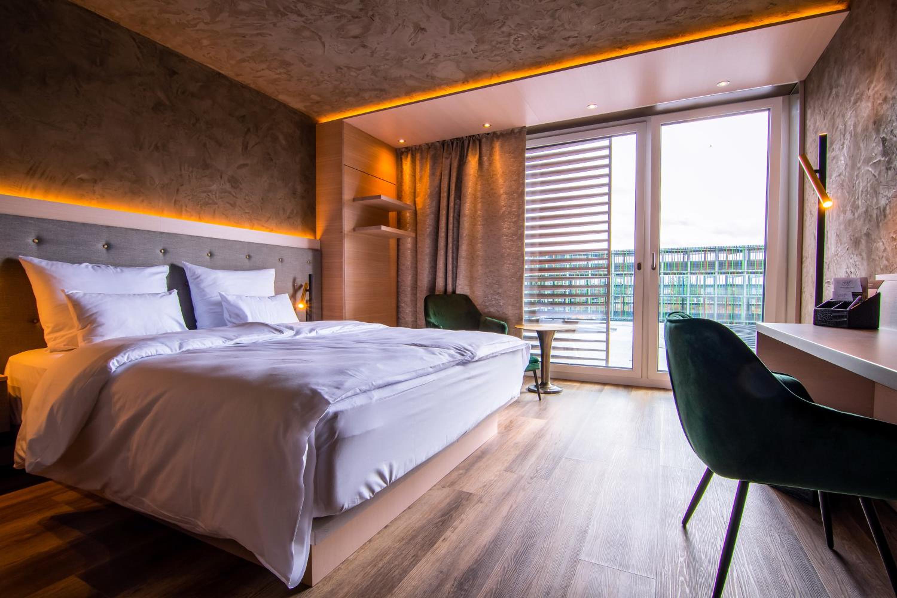 Superior Room with Balcony photo 1