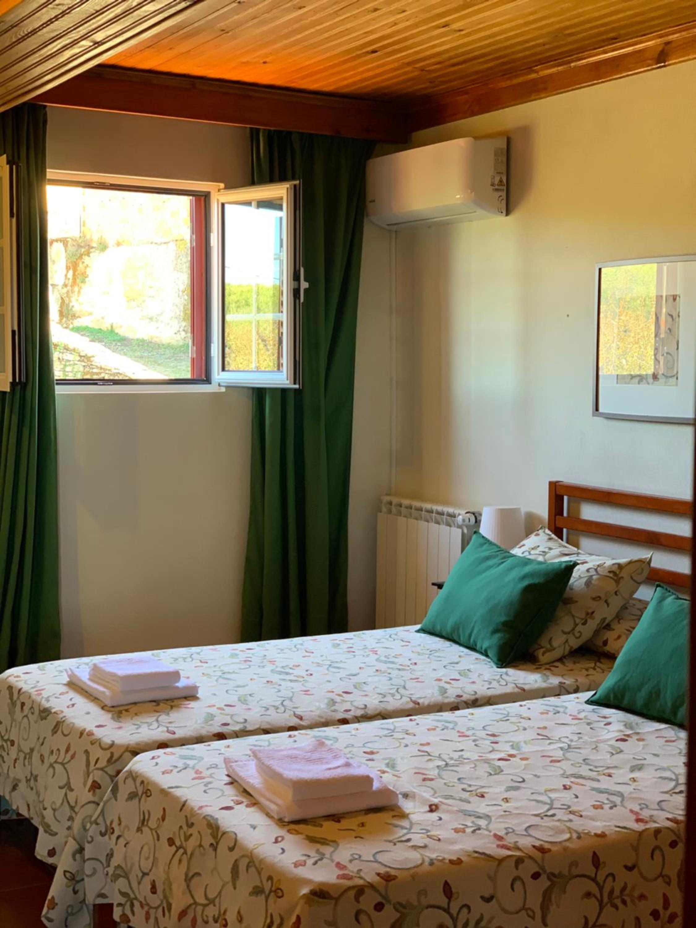 Standard Double or Twin Room - Photo 2