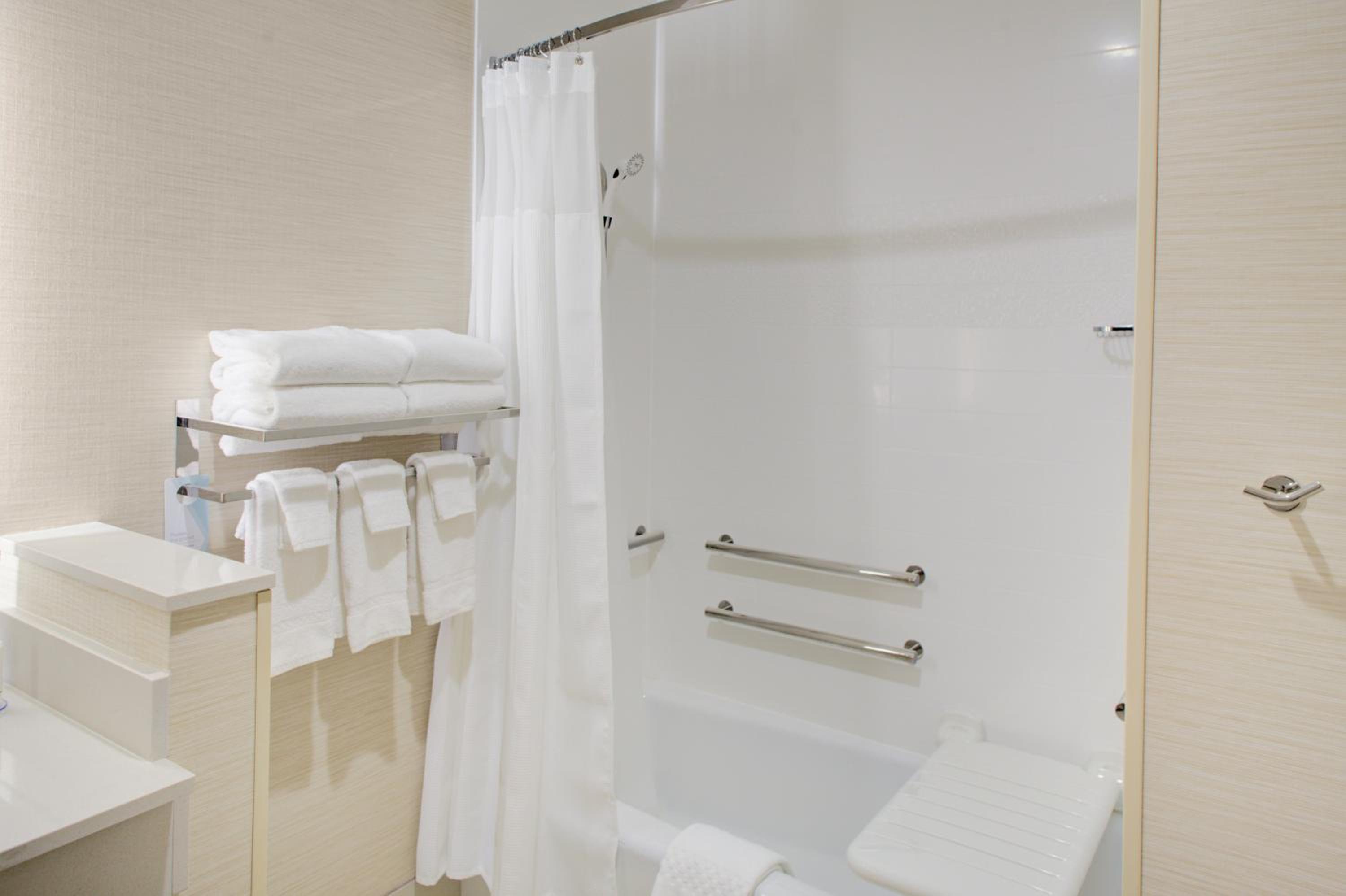 Queen Room with Two Queen Beds and Adapted Tub - Mobility and Hearing Accessible