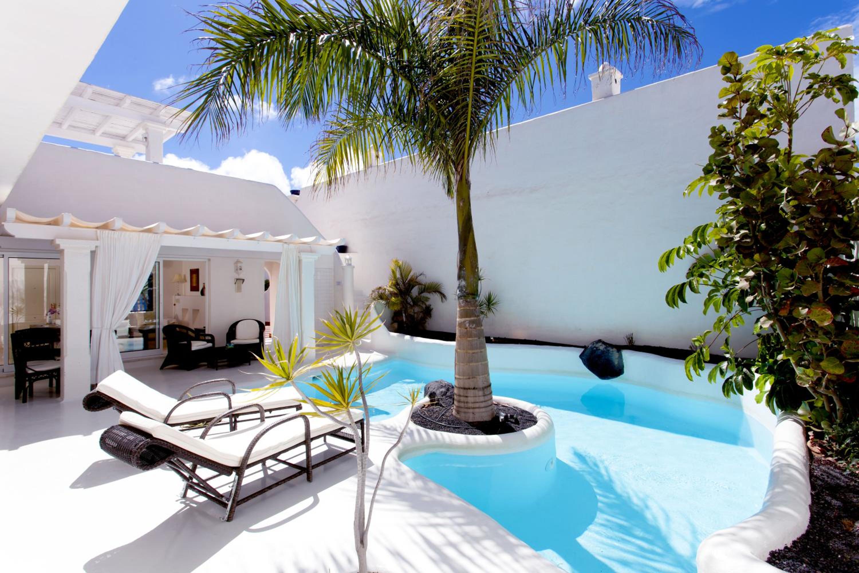 Villa with Romantic Package