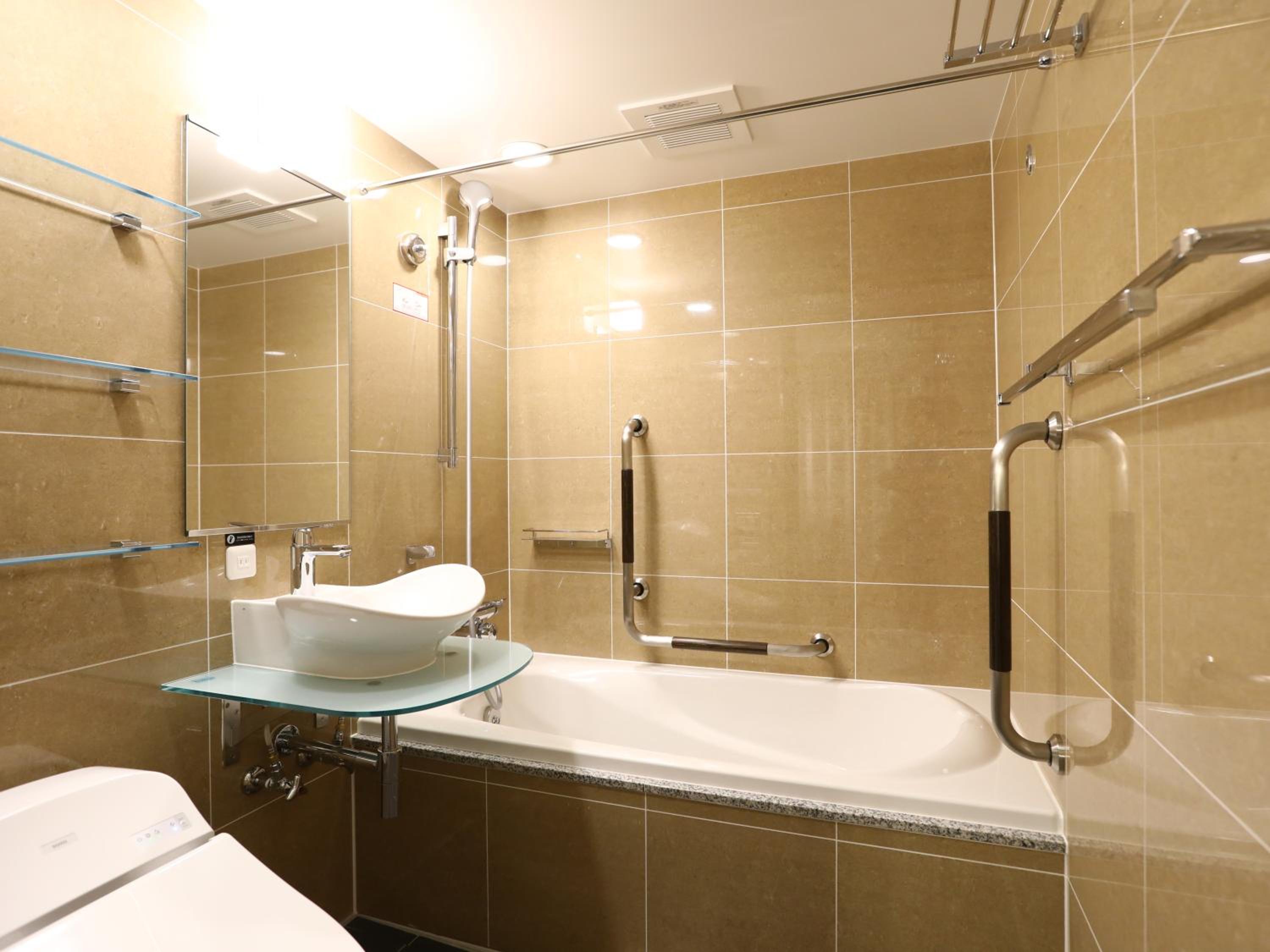 Deluxe Twin Room - Non-Smoking - Photo 5