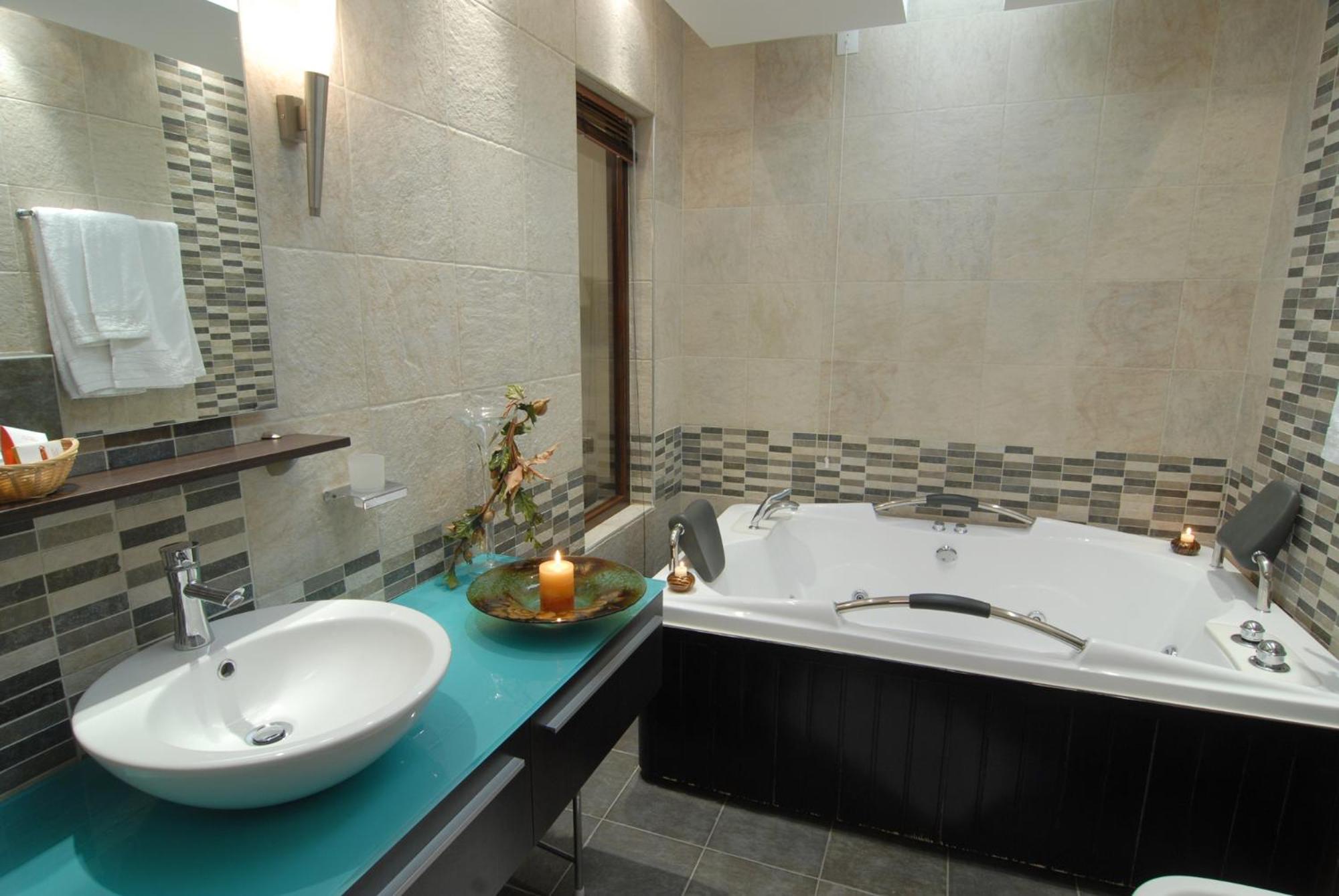 Superior Suite - Photo 4