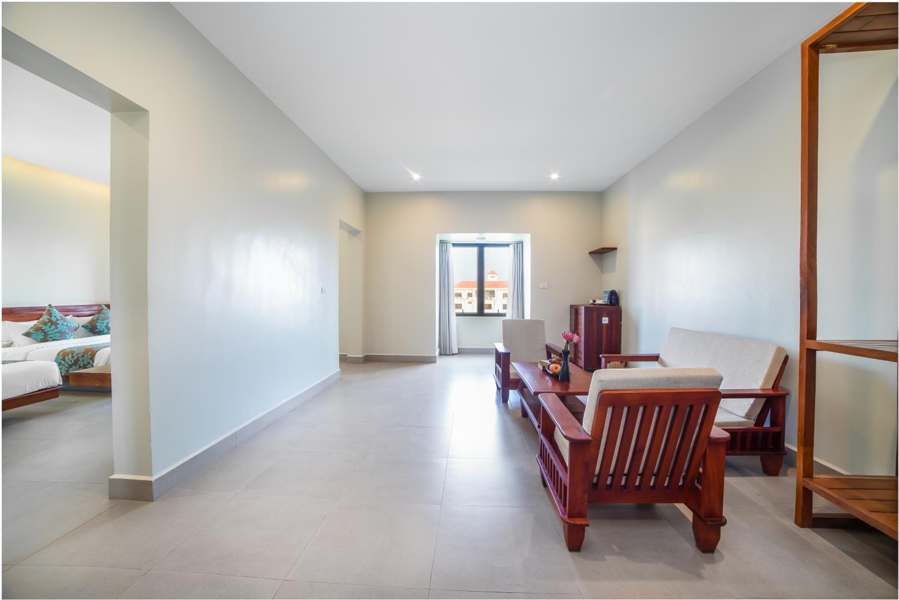 Family Suite with City View - Photo 8