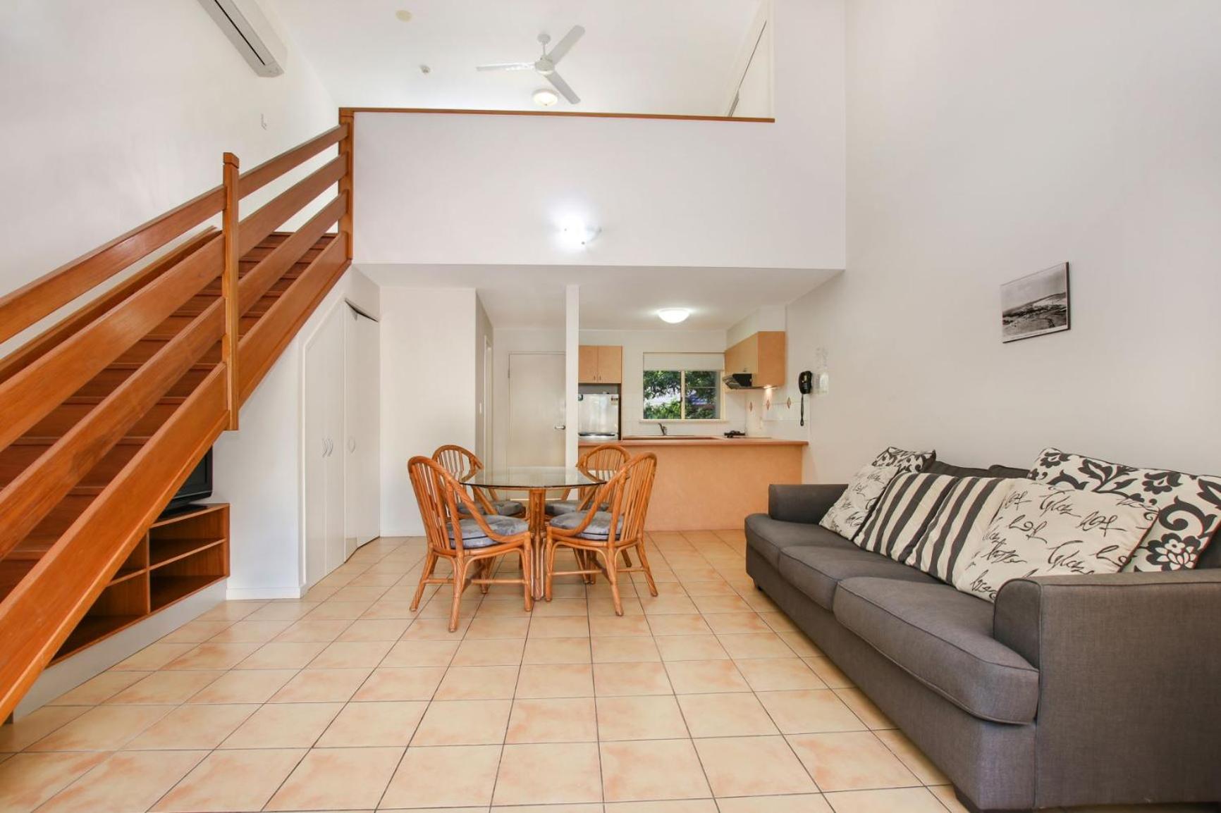 Standard One-Bedroom Loft Apartment photo 1
