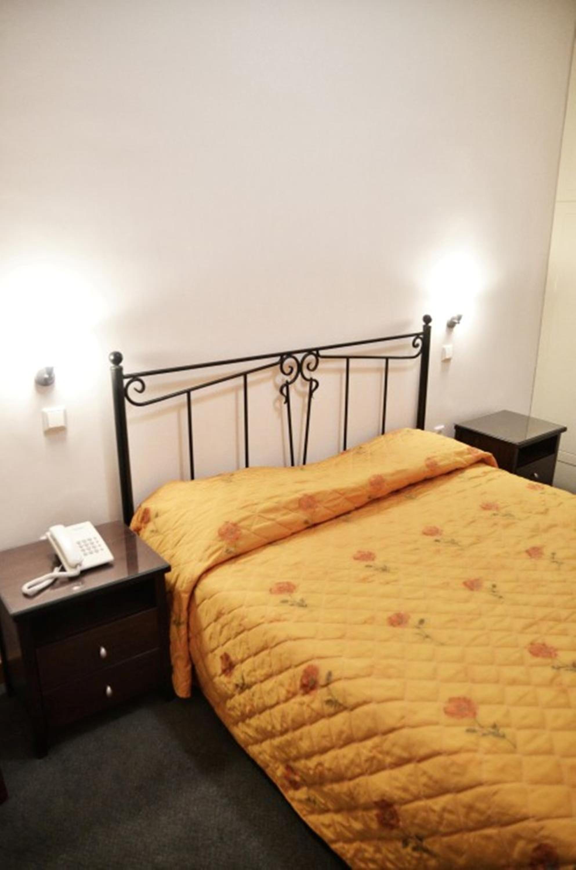 Double or Twin Room - Late check out photo 3
