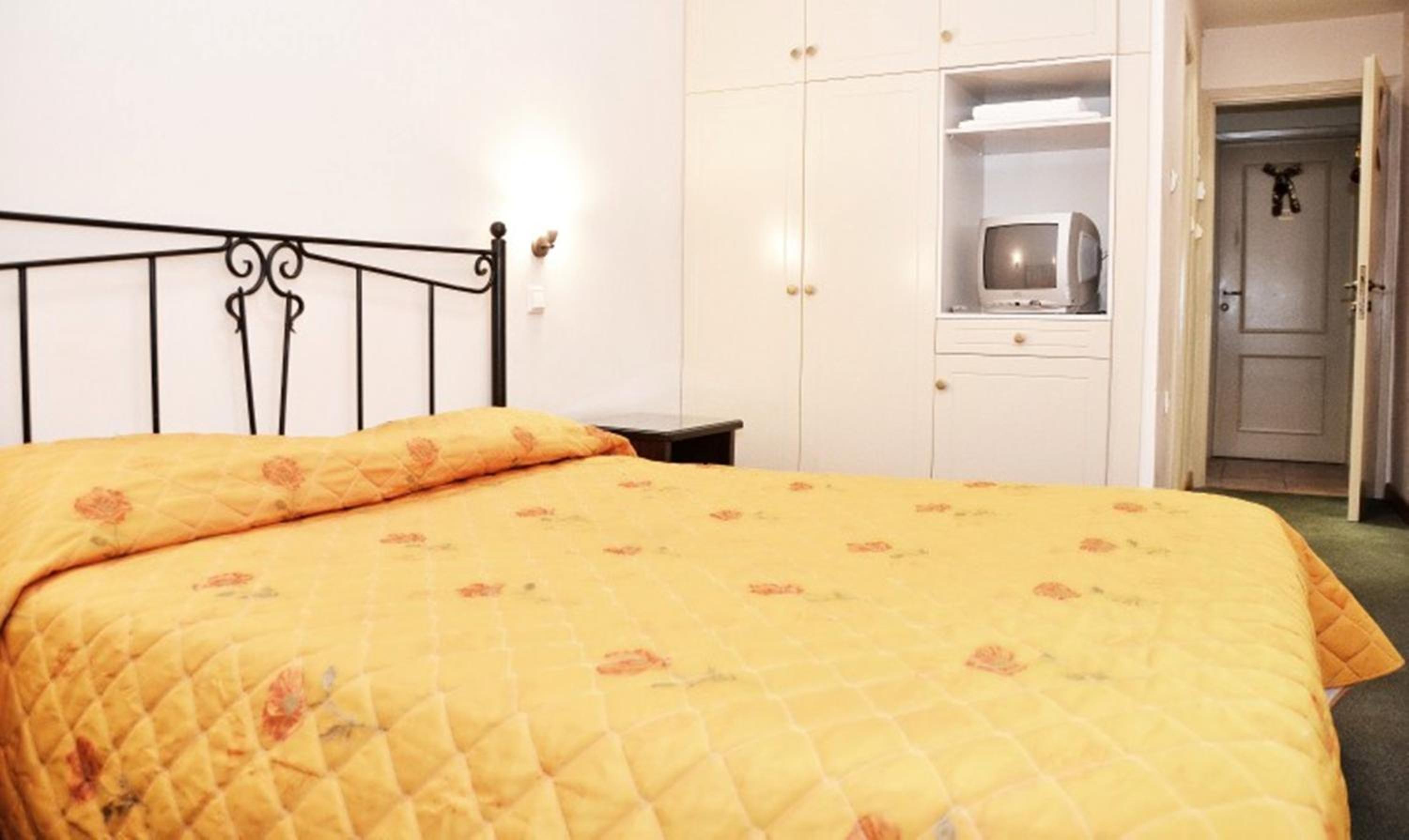 Double or Twin Room - Late check out