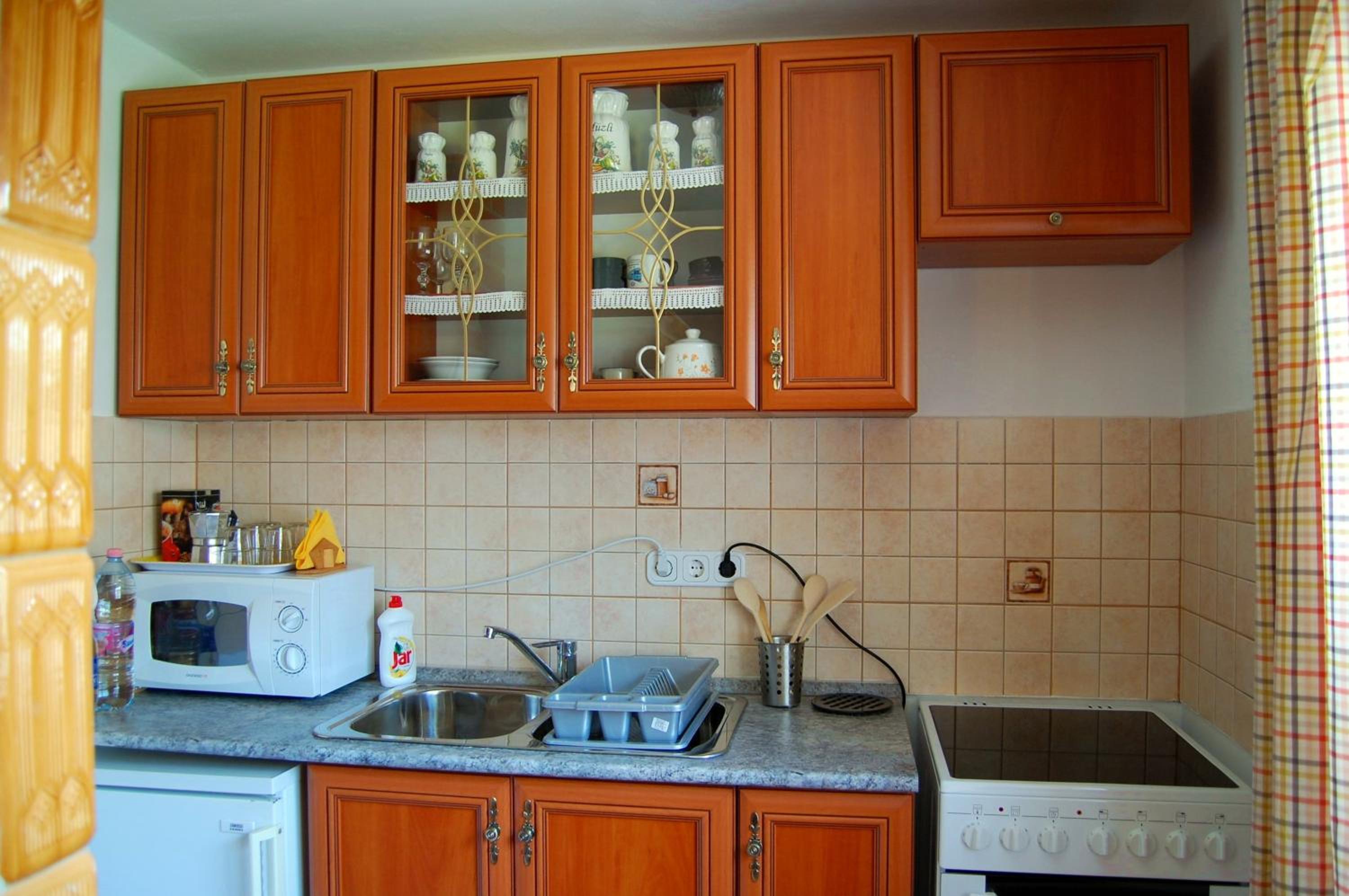 One-Bedroom Apartment - Photo 2