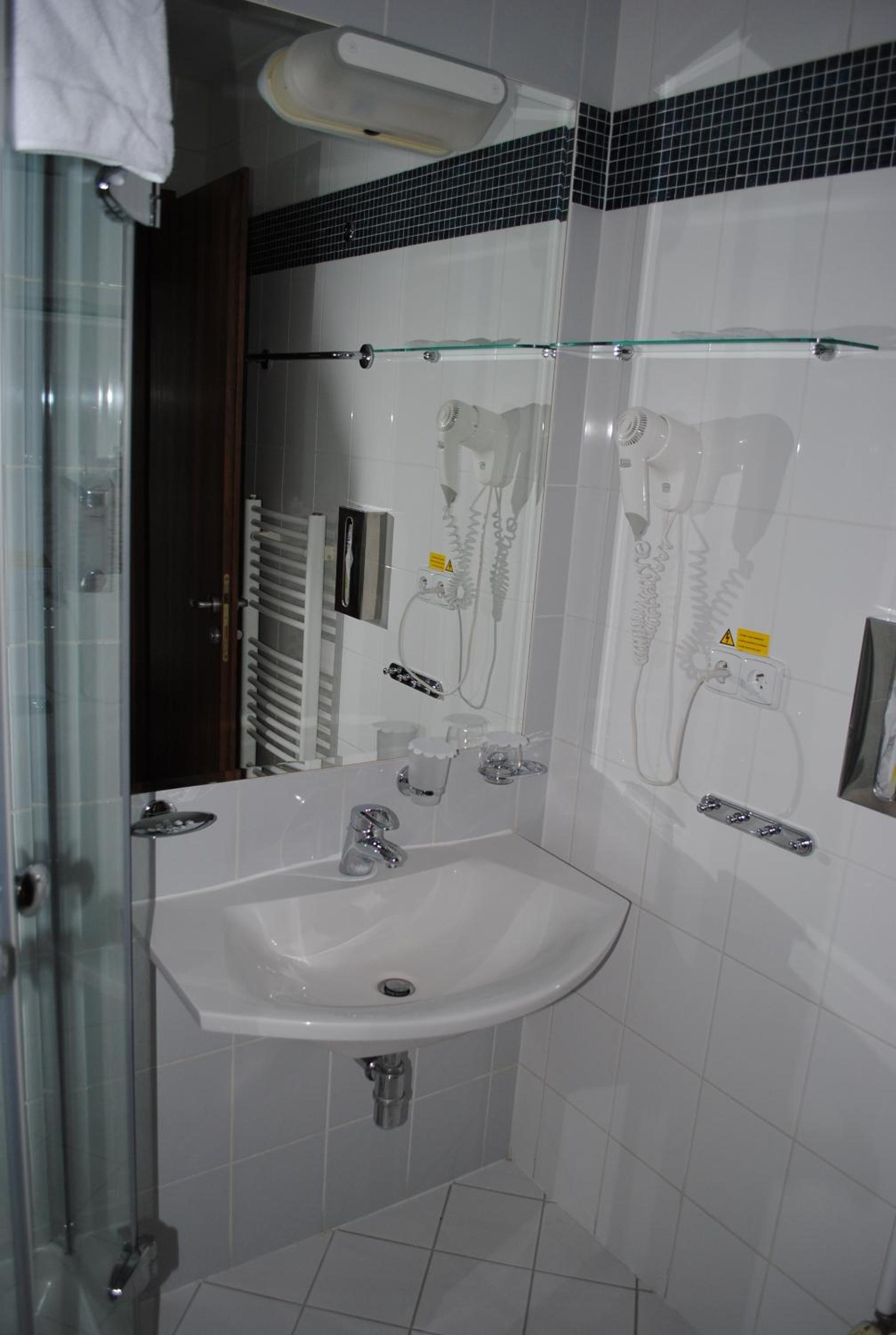 Double Room - Photo 3