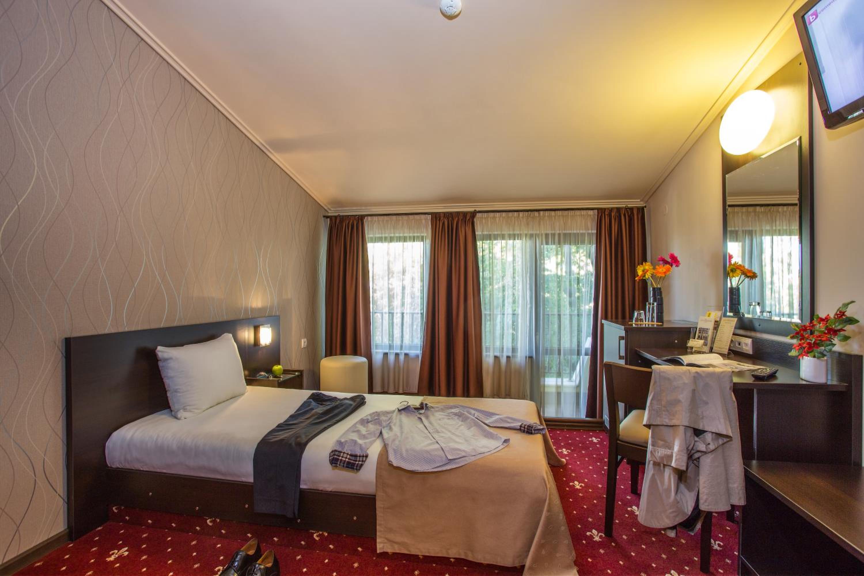 Single Room with Balcony photo 2