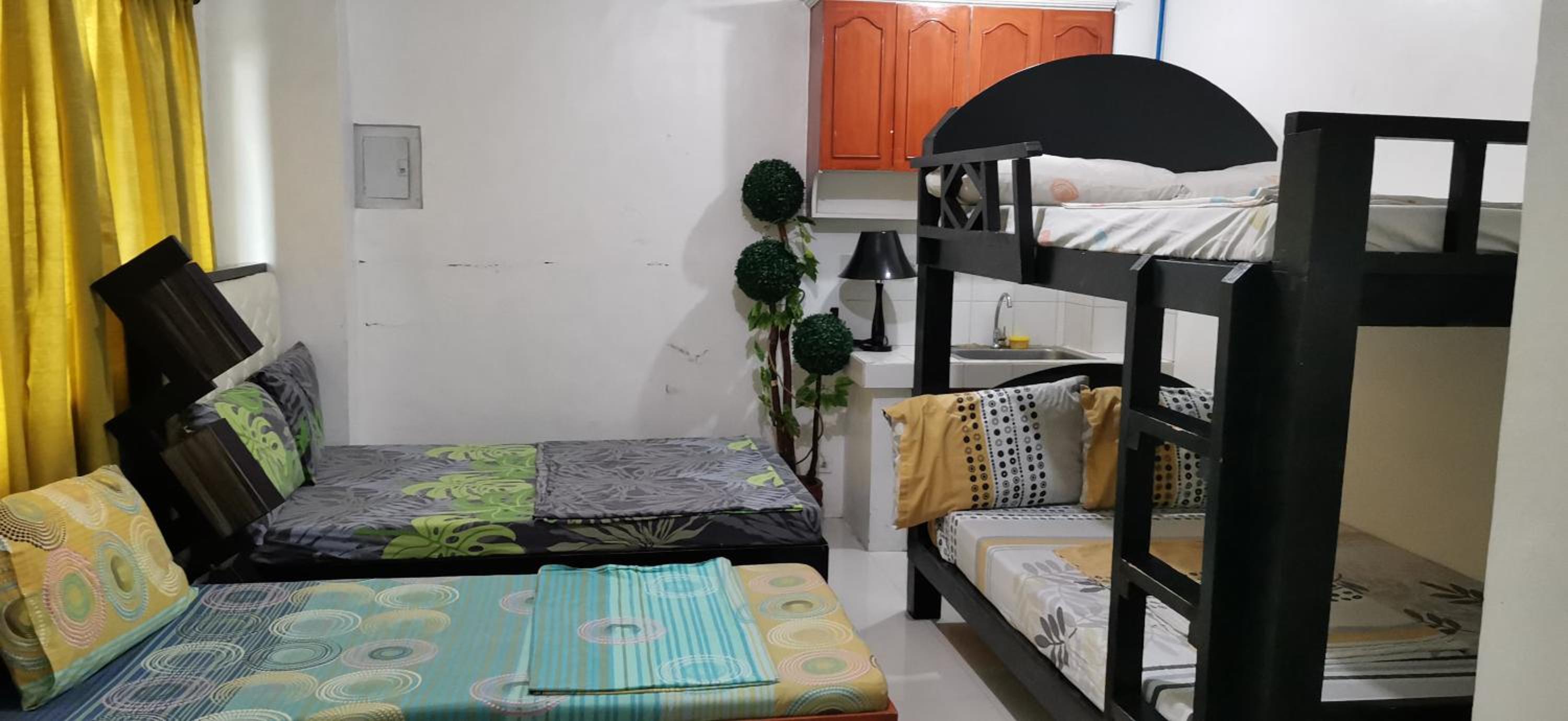One-Bedroom Apartment - Photo 3