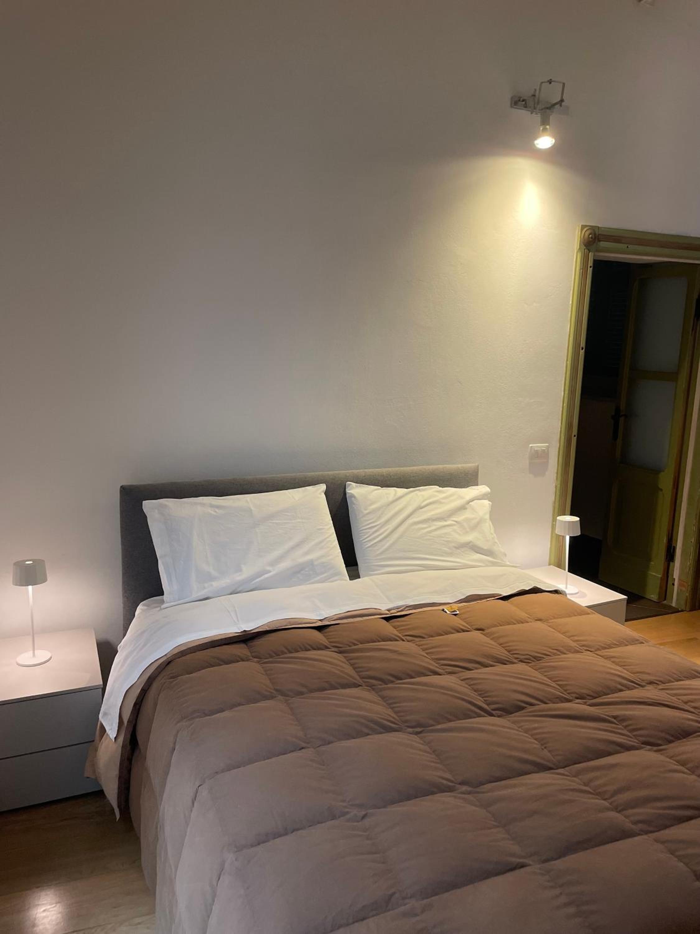 Deluxe Room (2 Adults + 1 Child)
