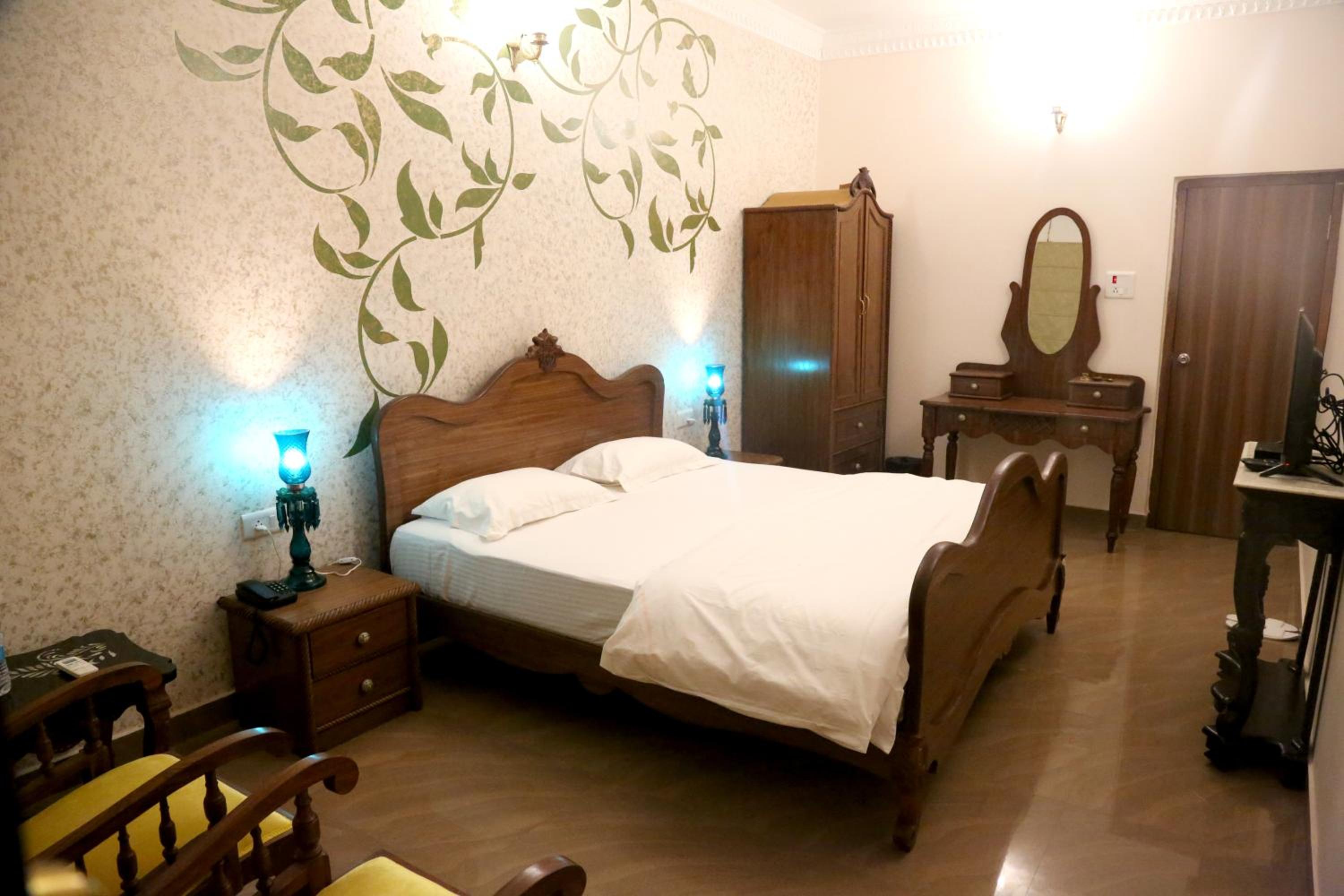 Deluxe Suite - Photo 20