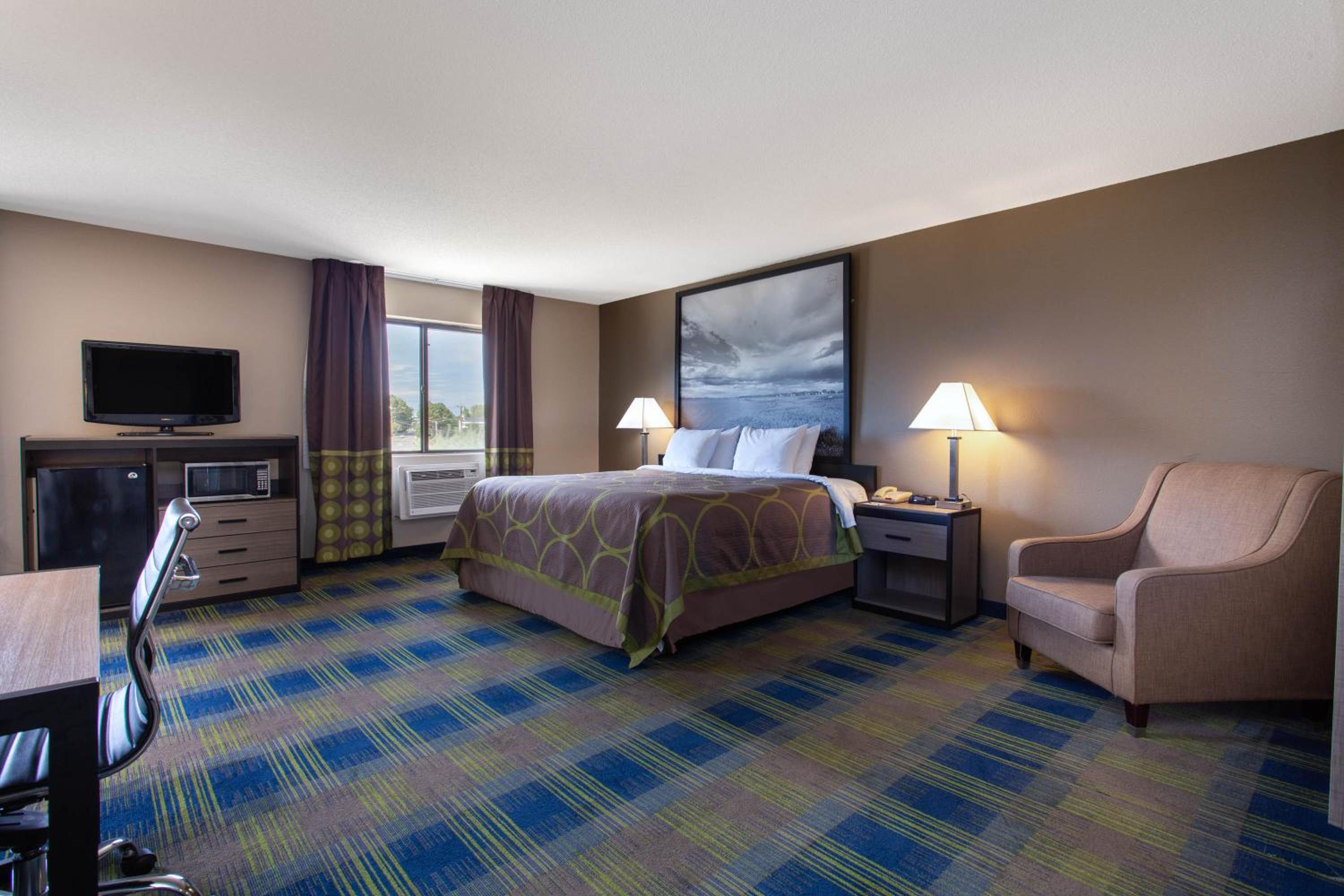 Business King Room - Non-Smoking - Photo 1