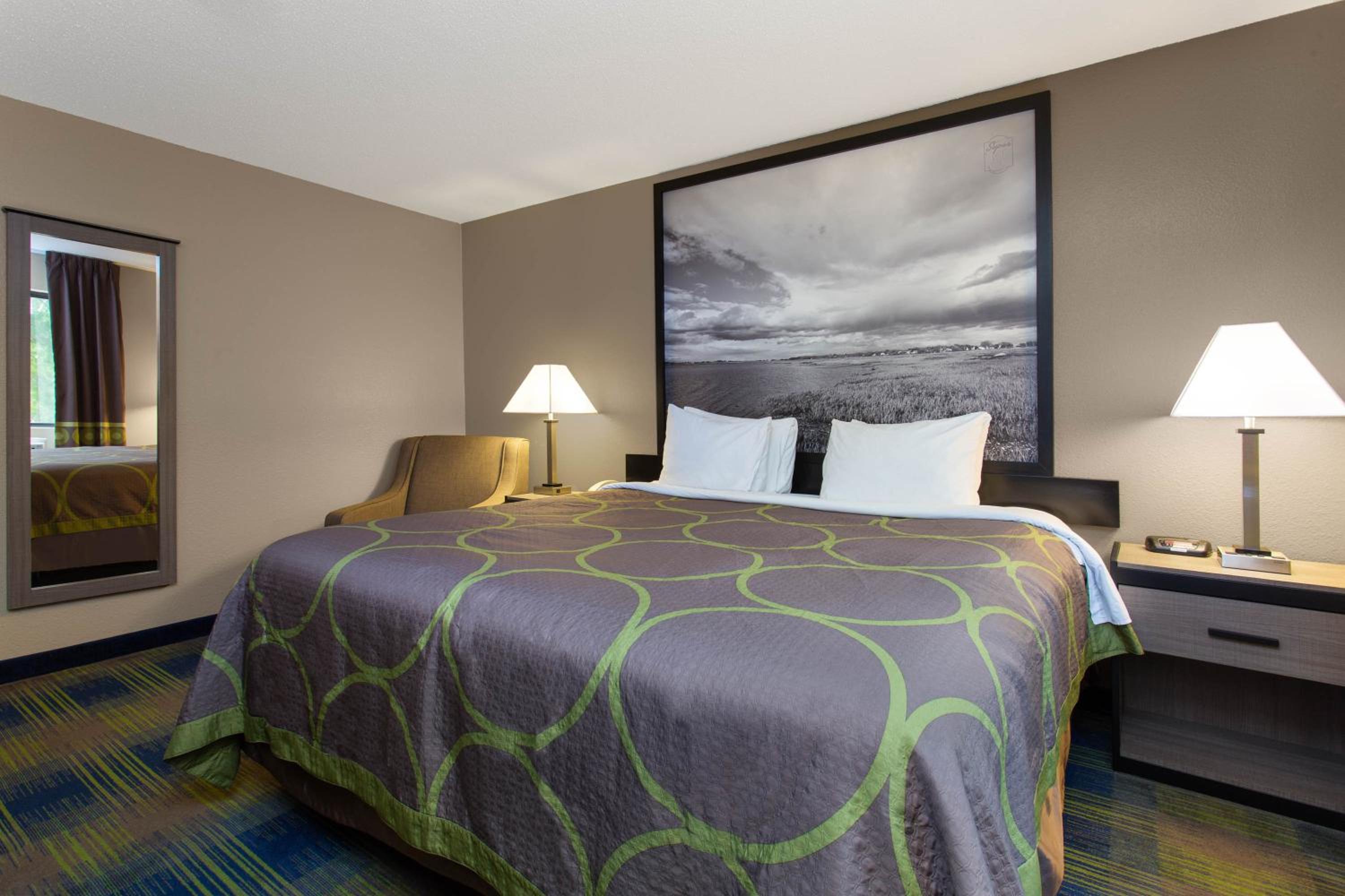King Room - Non-Smoking - Photo 1