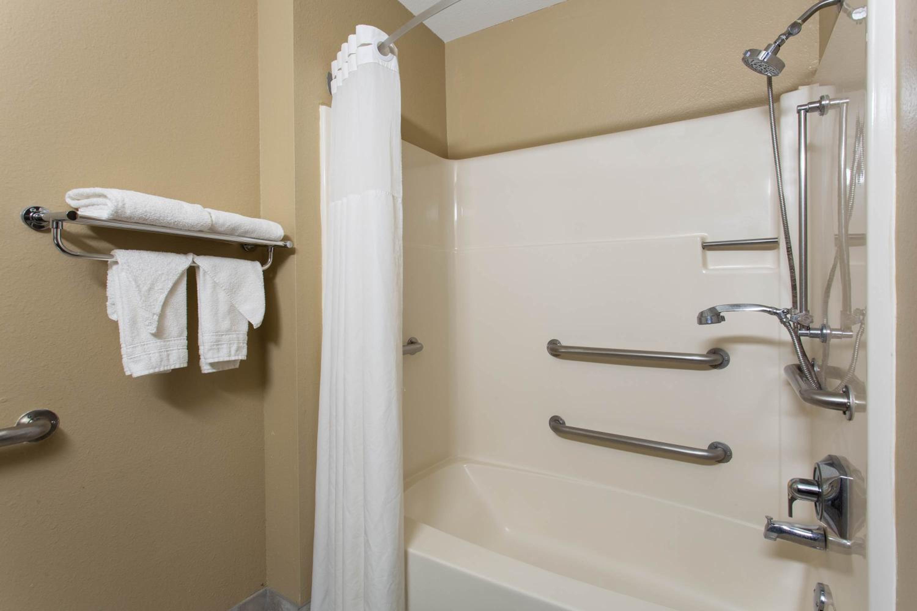 King Room - Mobility Access/Non-Smoking - Photo 3
