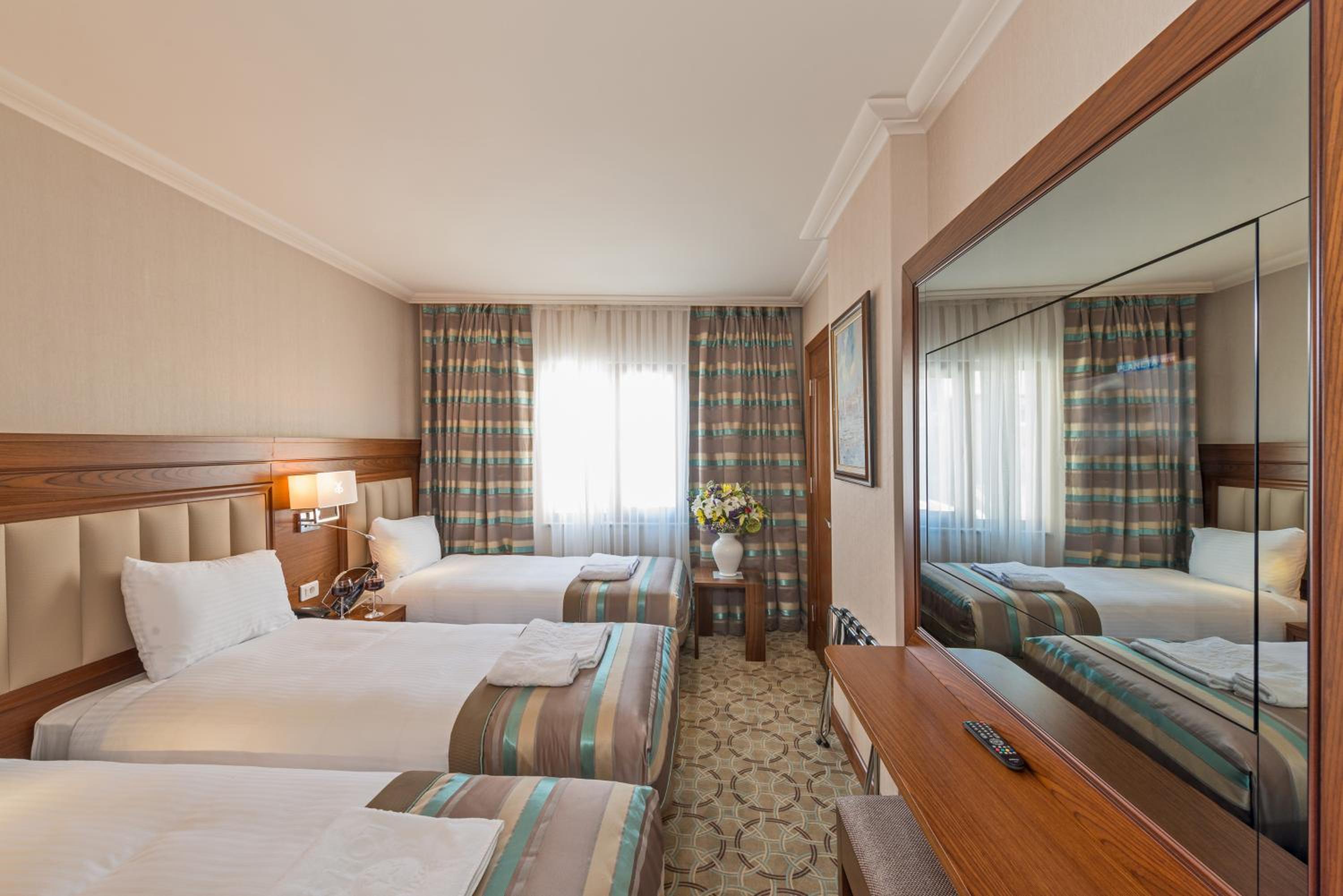 Deluxe Triple Room photo 1