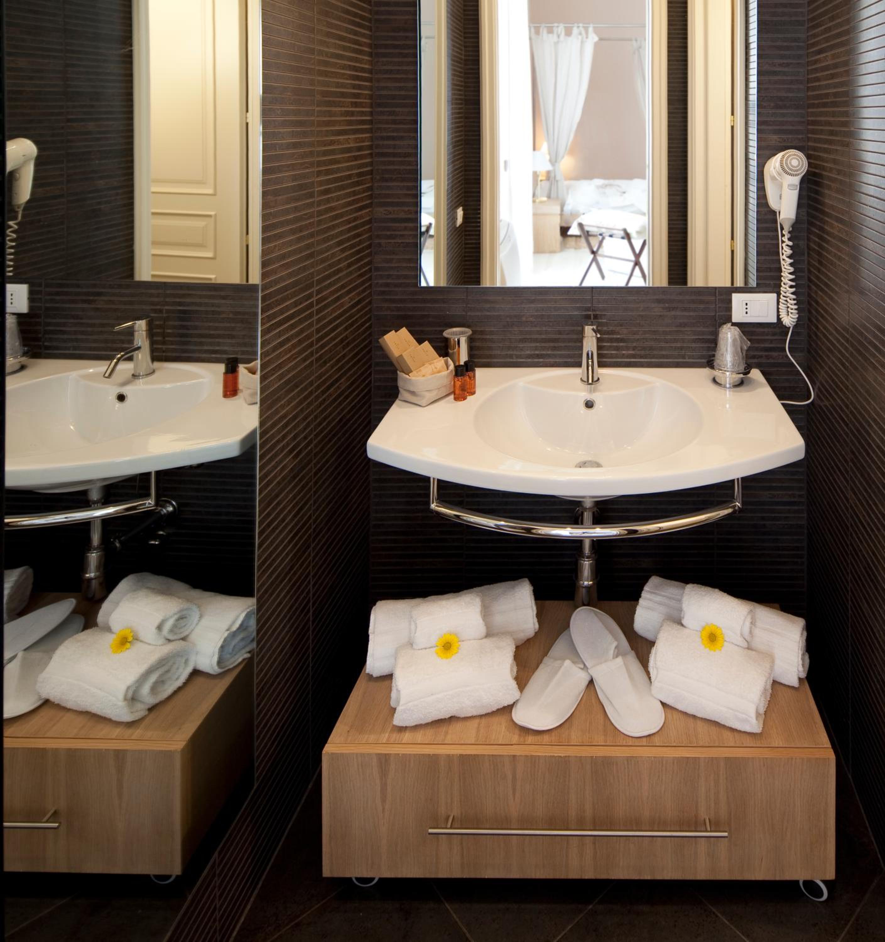 Classic Double Room - Photo 2