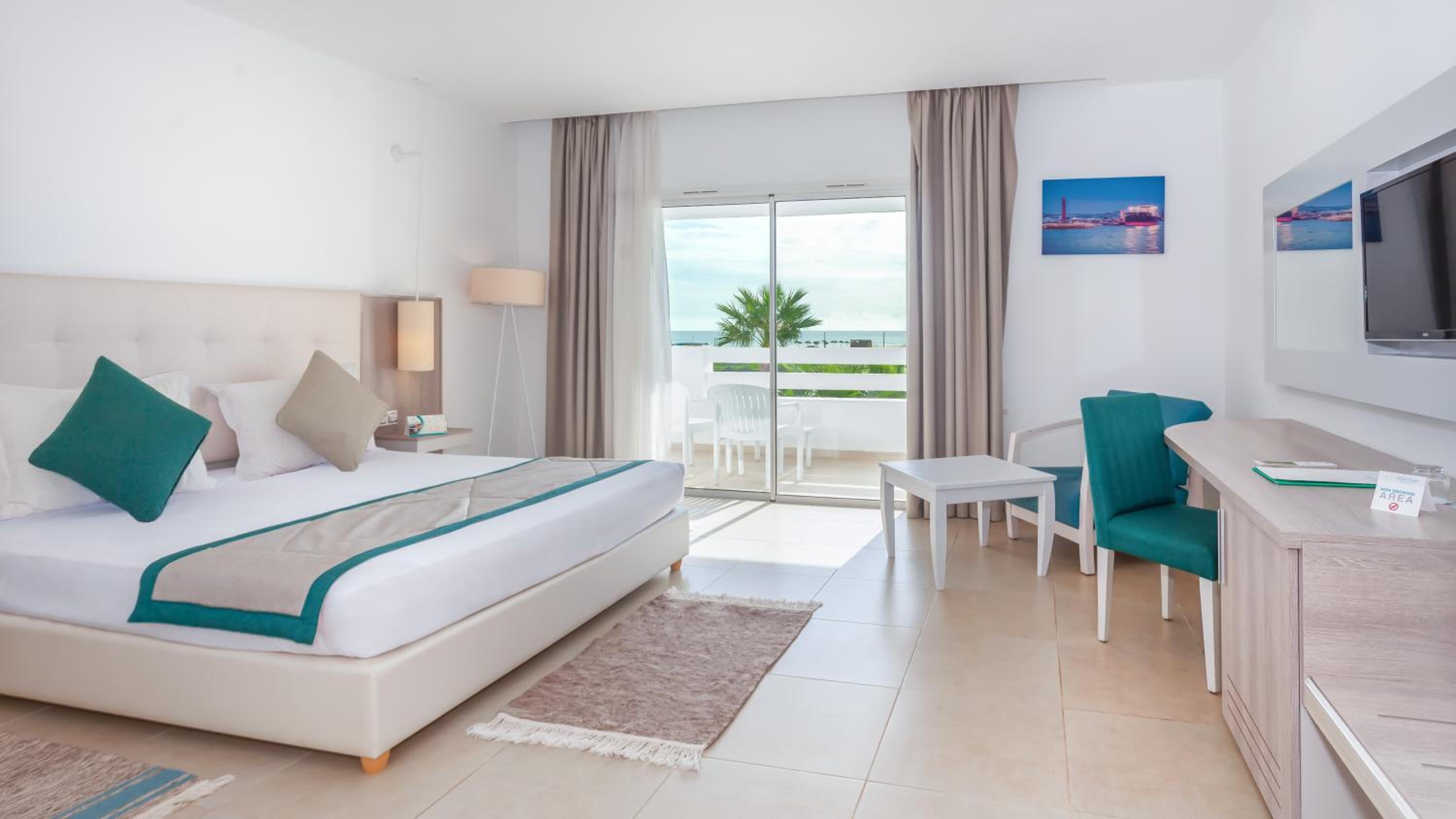 Double or Twin Room with Sea View photo 3