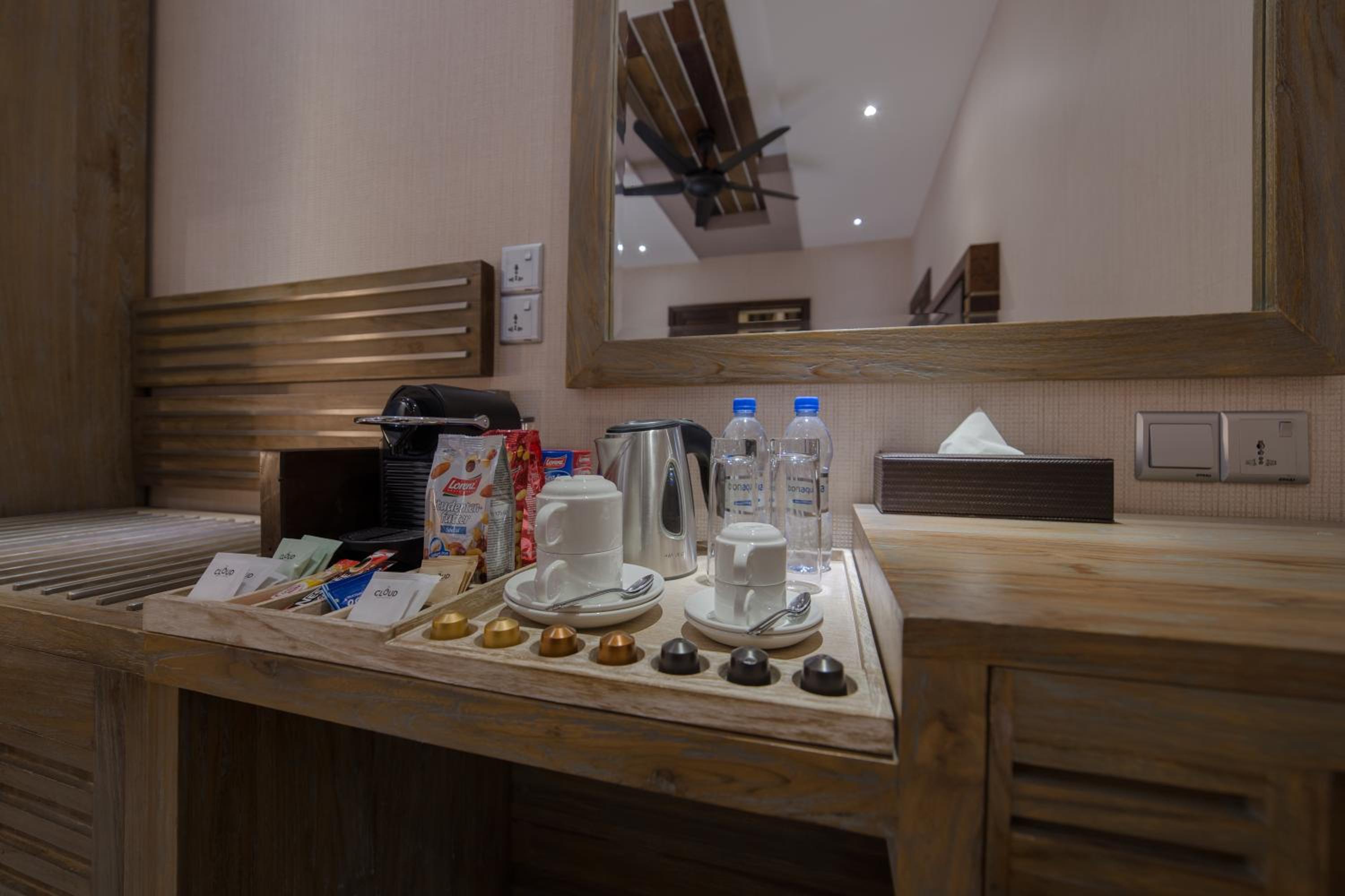 Deluxe Double Room (Free Return Airport Transfer)