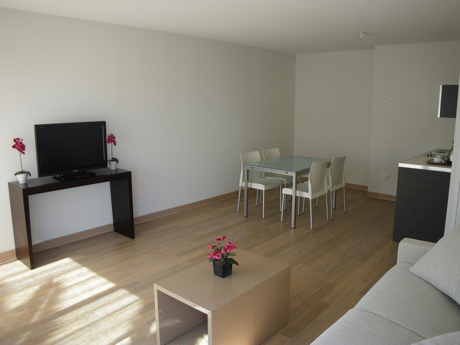 Apartment photo 2