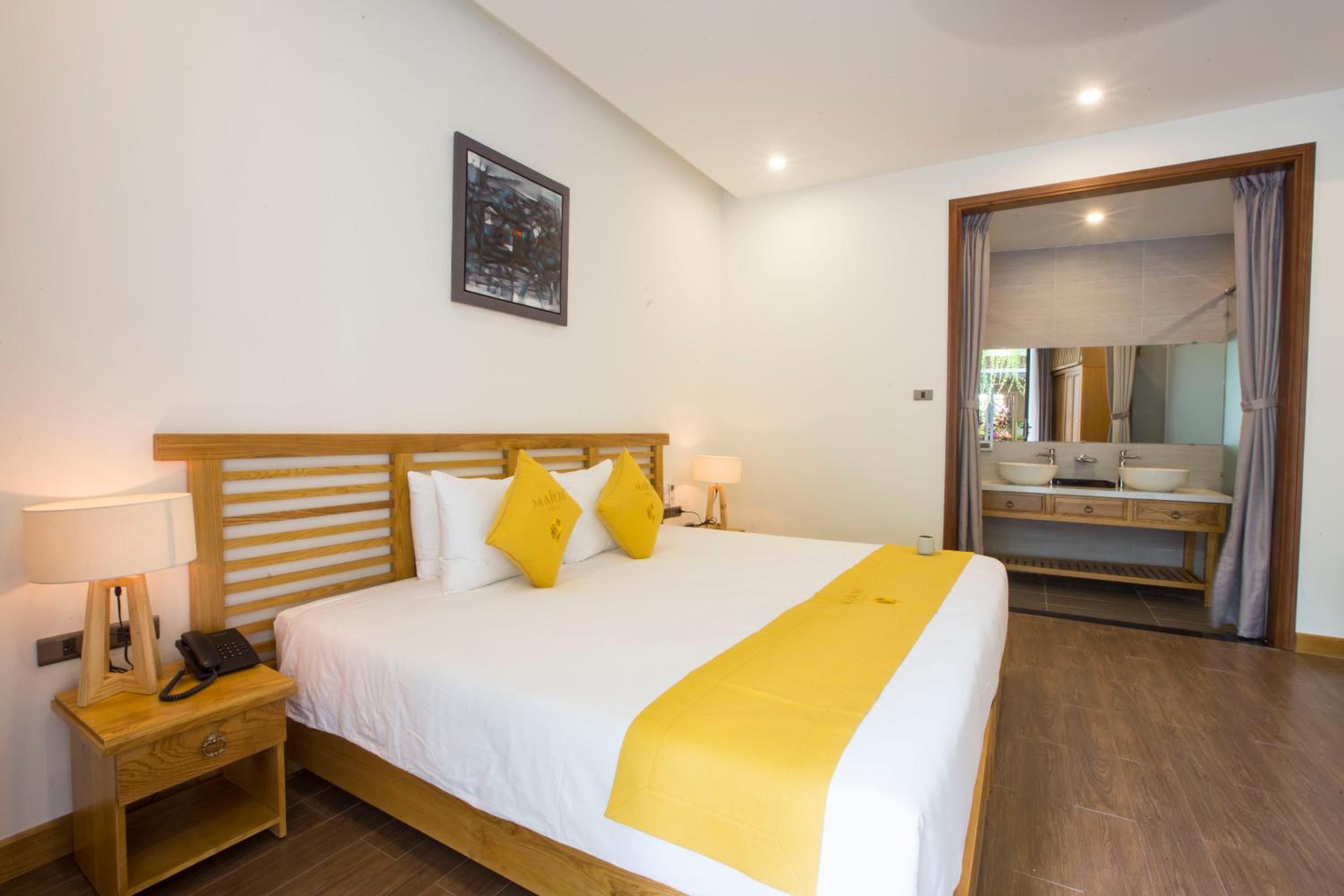 Superior Double or Twin Room with Pool View photo 3