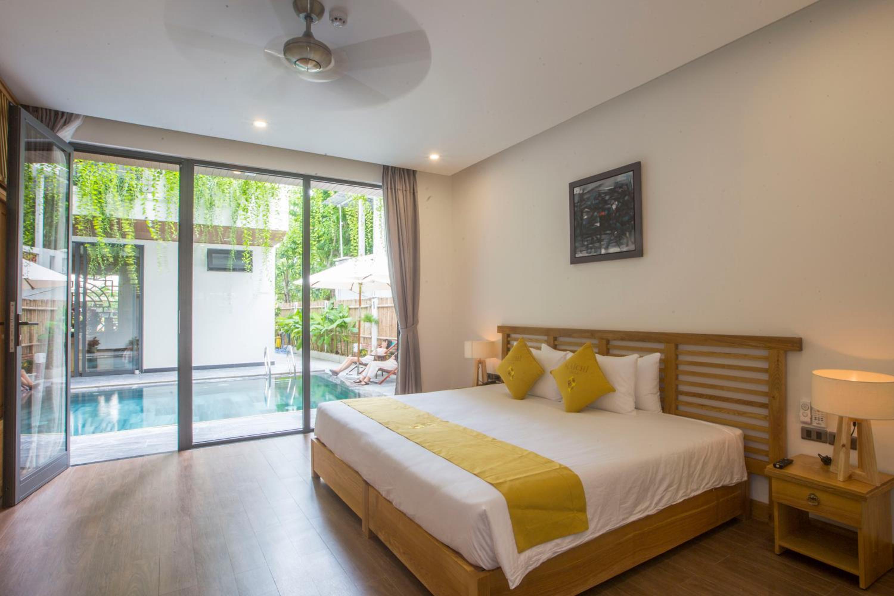 Superior Double or Twin Room with Pool View photo 1